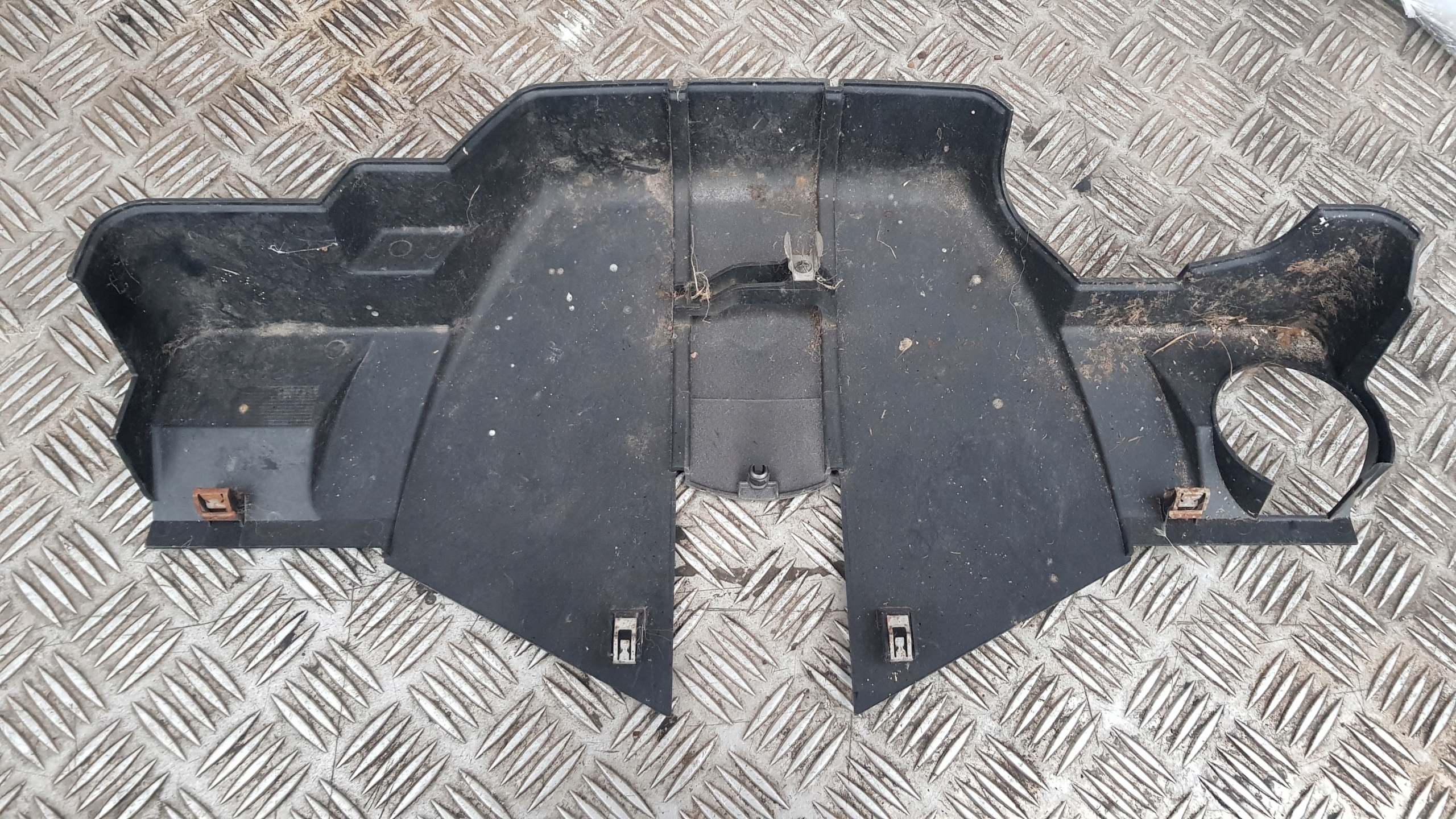 MERCEDES W203 motor cover upper 2.6