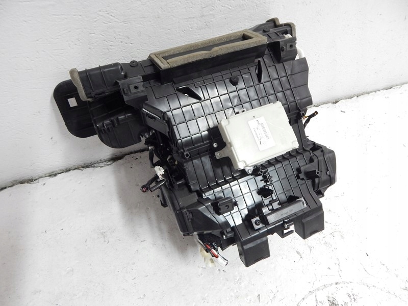 ОБІГРІВАЧ NISSAN JUKE 11-19