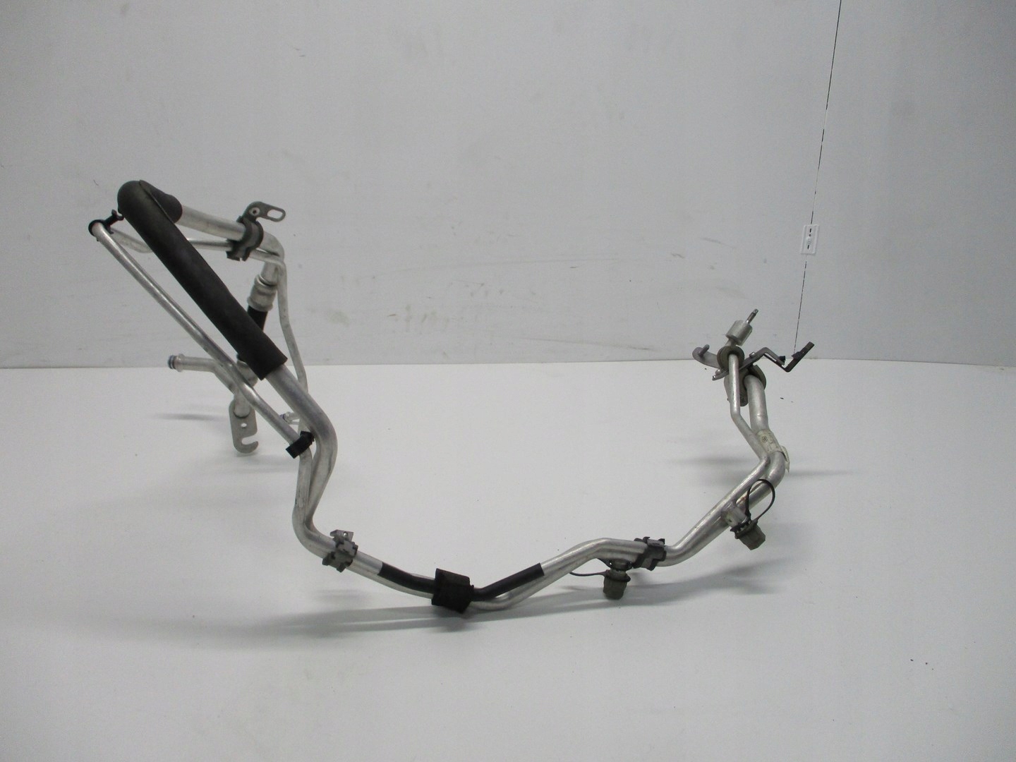 WAZ PRZEWOD KLIMATYZACJI JAGUAR GX73 19A834 EB