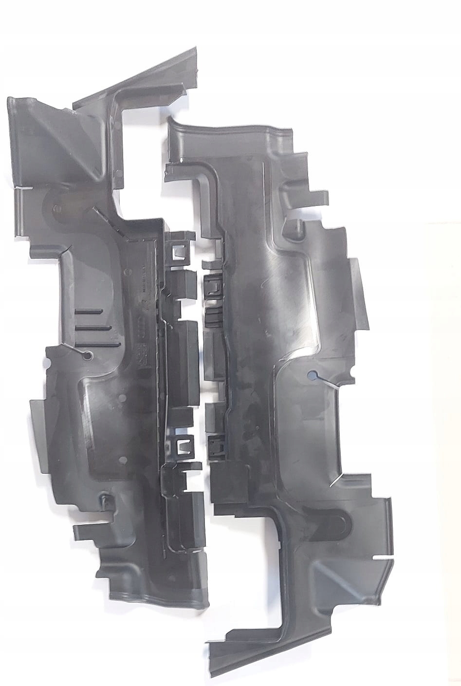 

Kierownica powietrza chłodnicy silnika Audi Q3