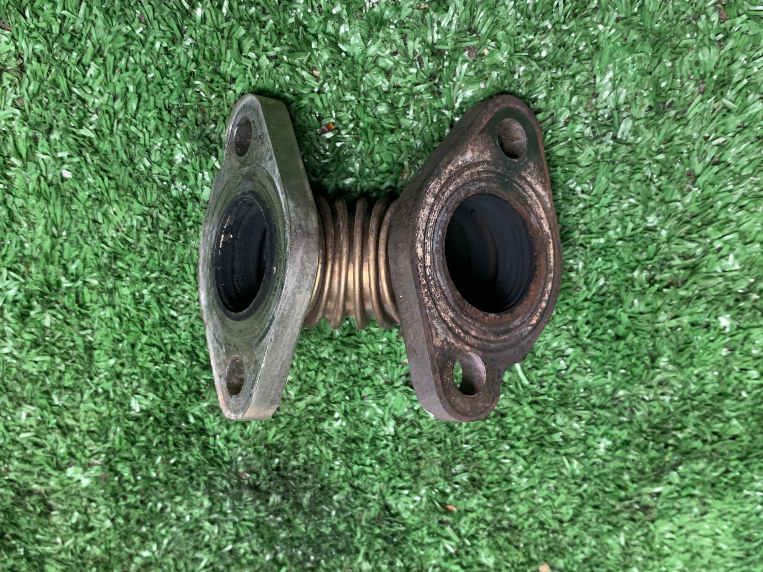 rohr gase EGR 3.0 V6 320 CDI MERCEDES W211 S211 CLS A6421401308