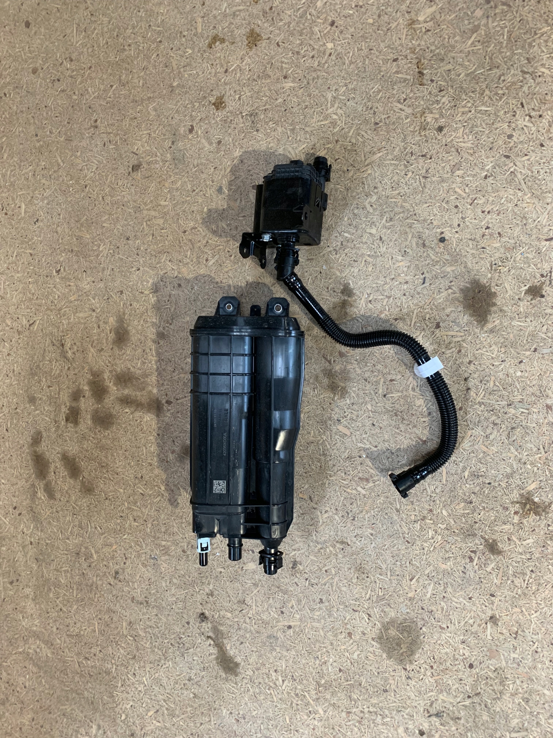 42035XC00A - Паливний бак Subaru Ascent 2019