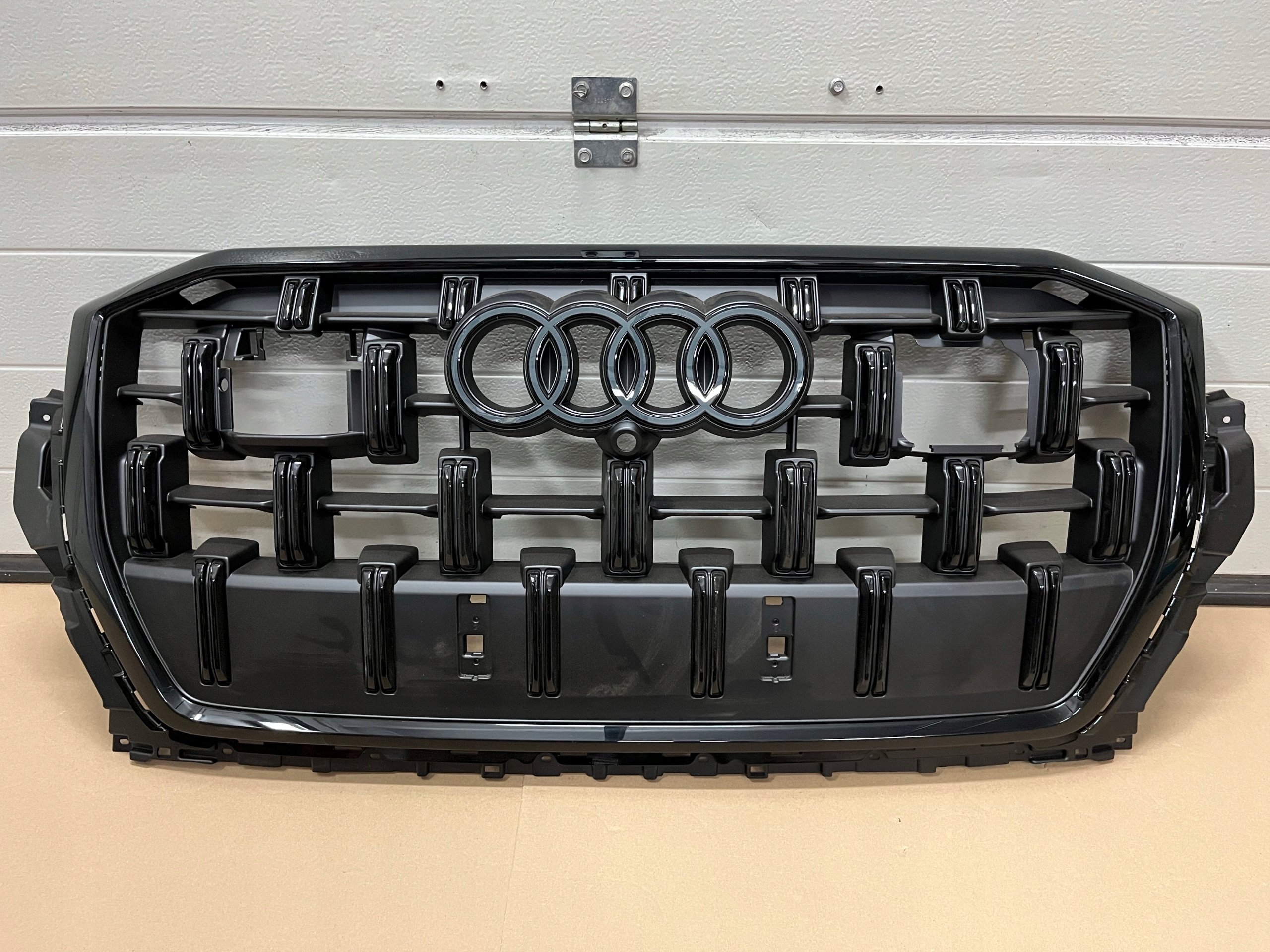 GRILL AUDI Q7 4M0 LIFT 2024 4M0853651BE ATRAPA ZDERZAKA AUDI Q7 II LIFT