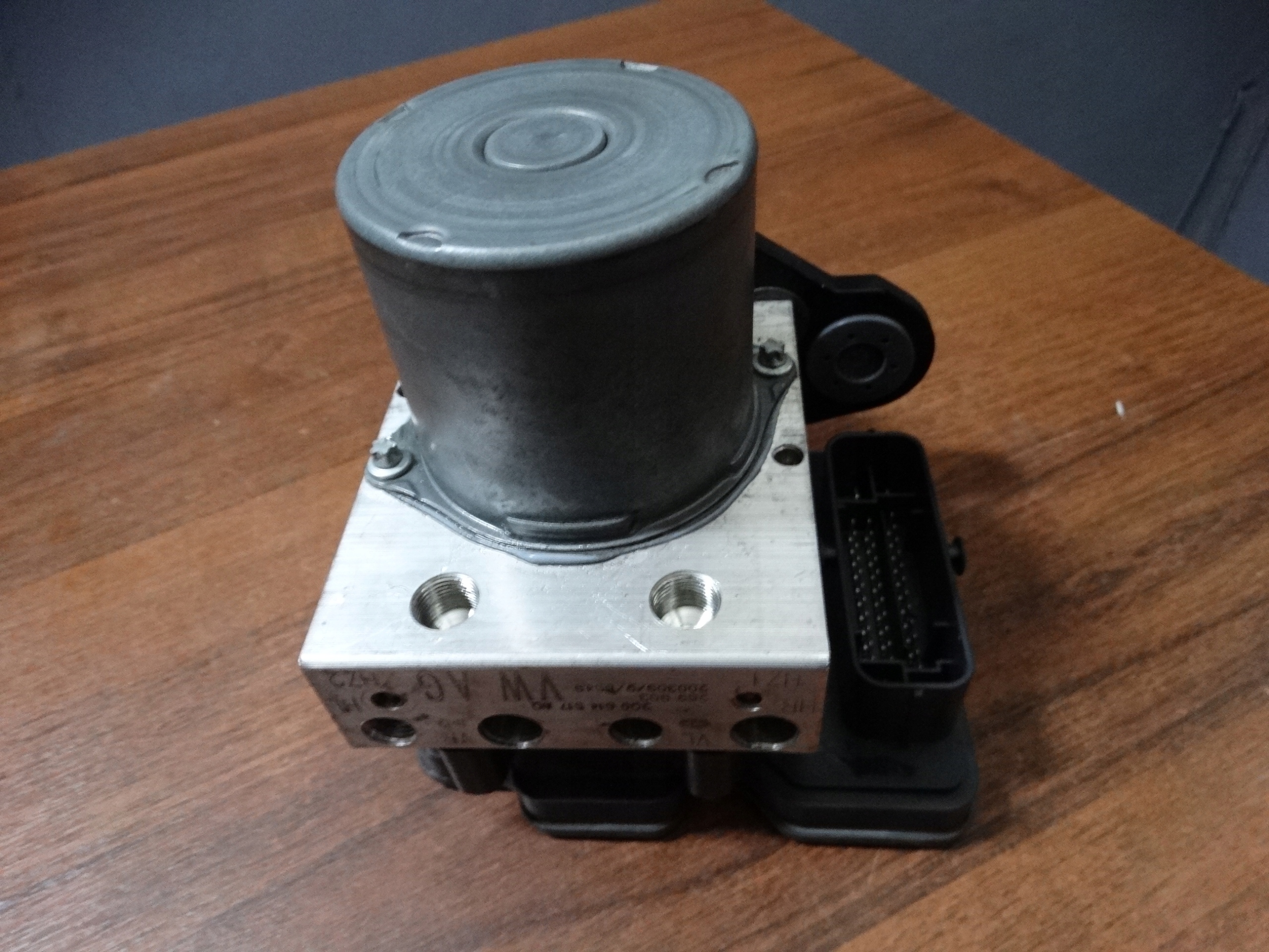 IDEALNY control unit pump ABS VW SEAT SKODA 1 9