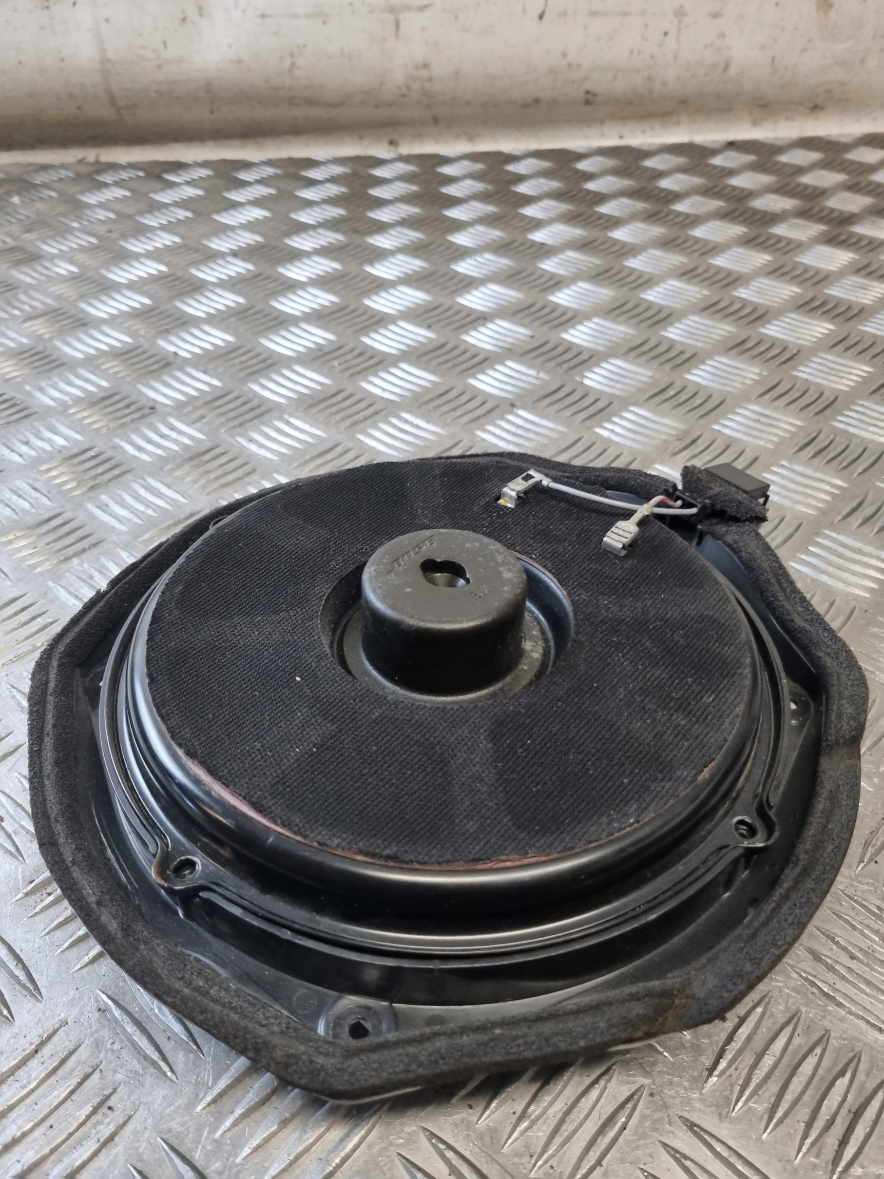 reprák basový BOSE AUDI A4 B6 CABRIO