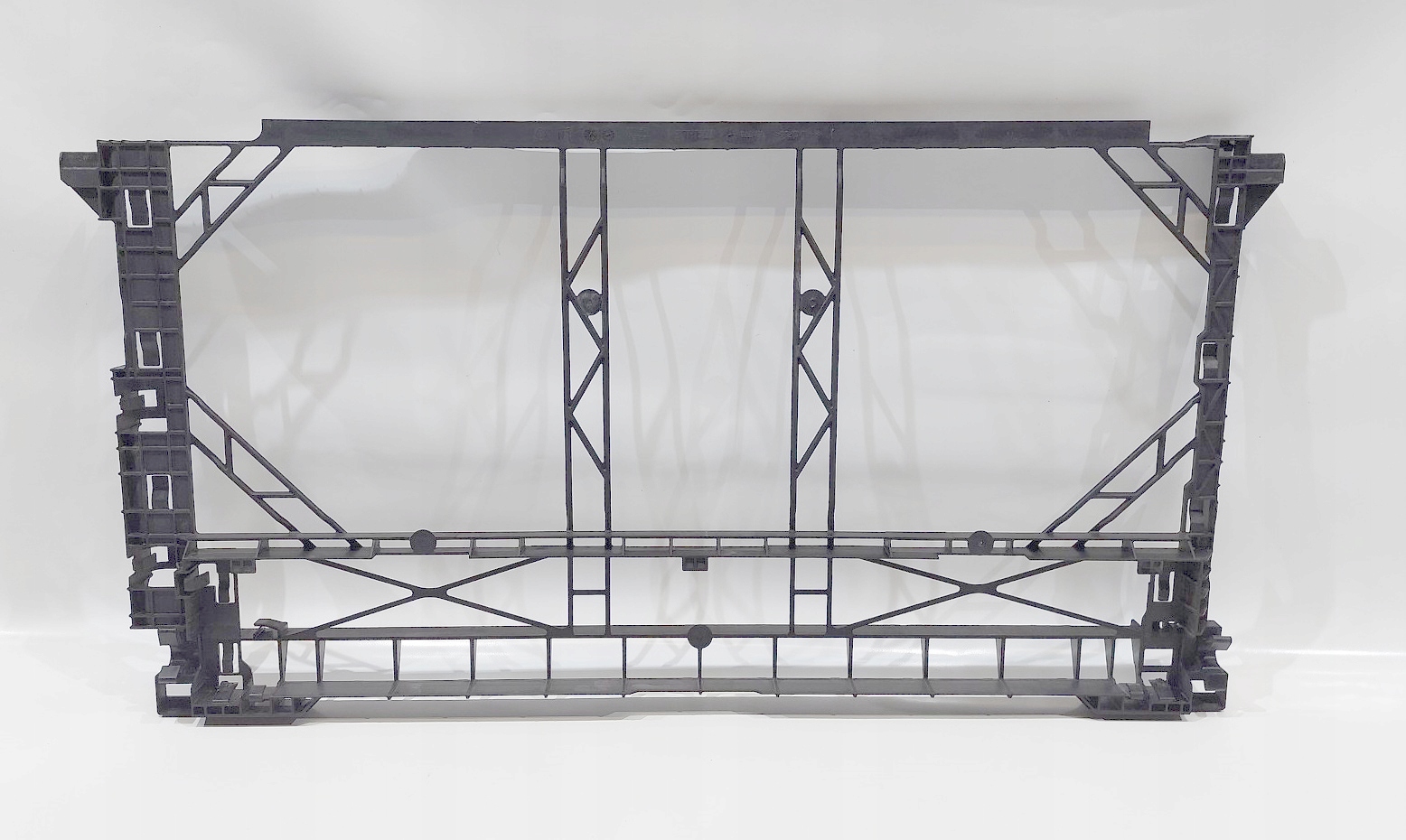 OBUDOWA RAMKA CHŁODNICY TRAFIC III VIVARO B TALENTO 19r