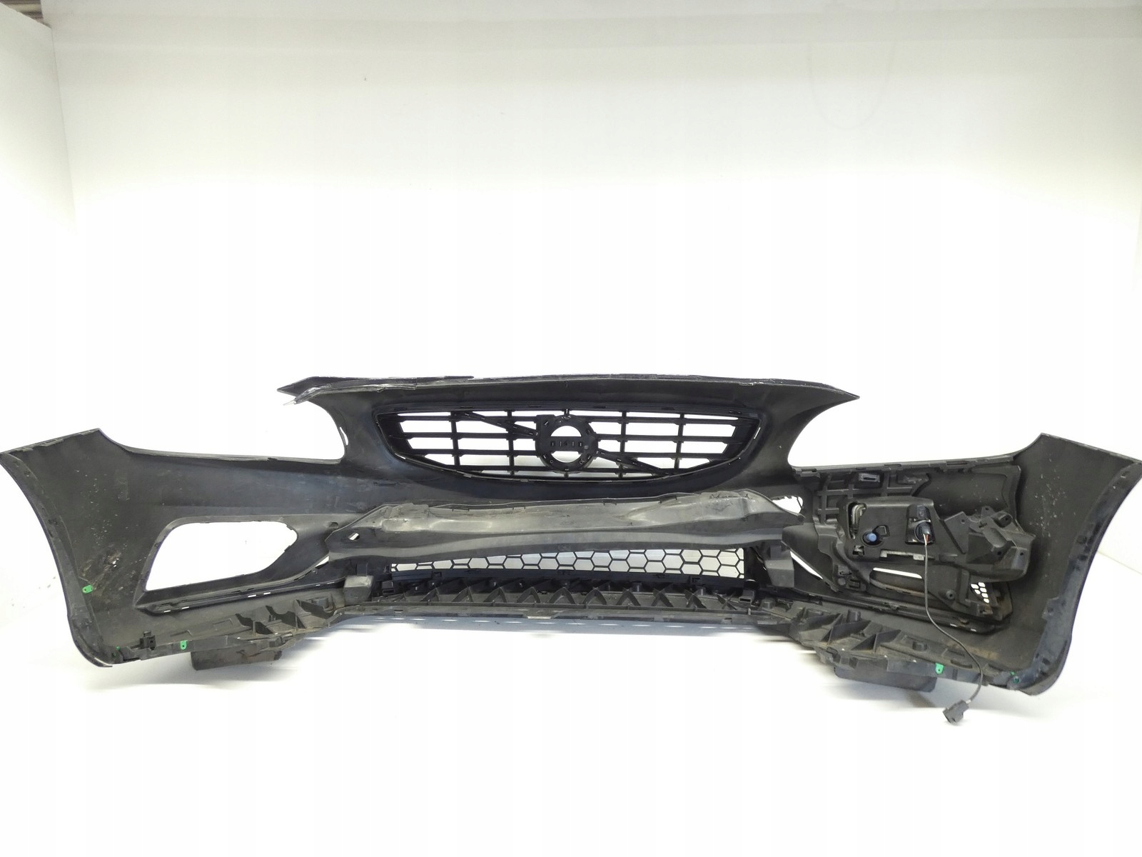 bumper front front VOLVO S60 and V60 II LIFT R-design LAKIER 717