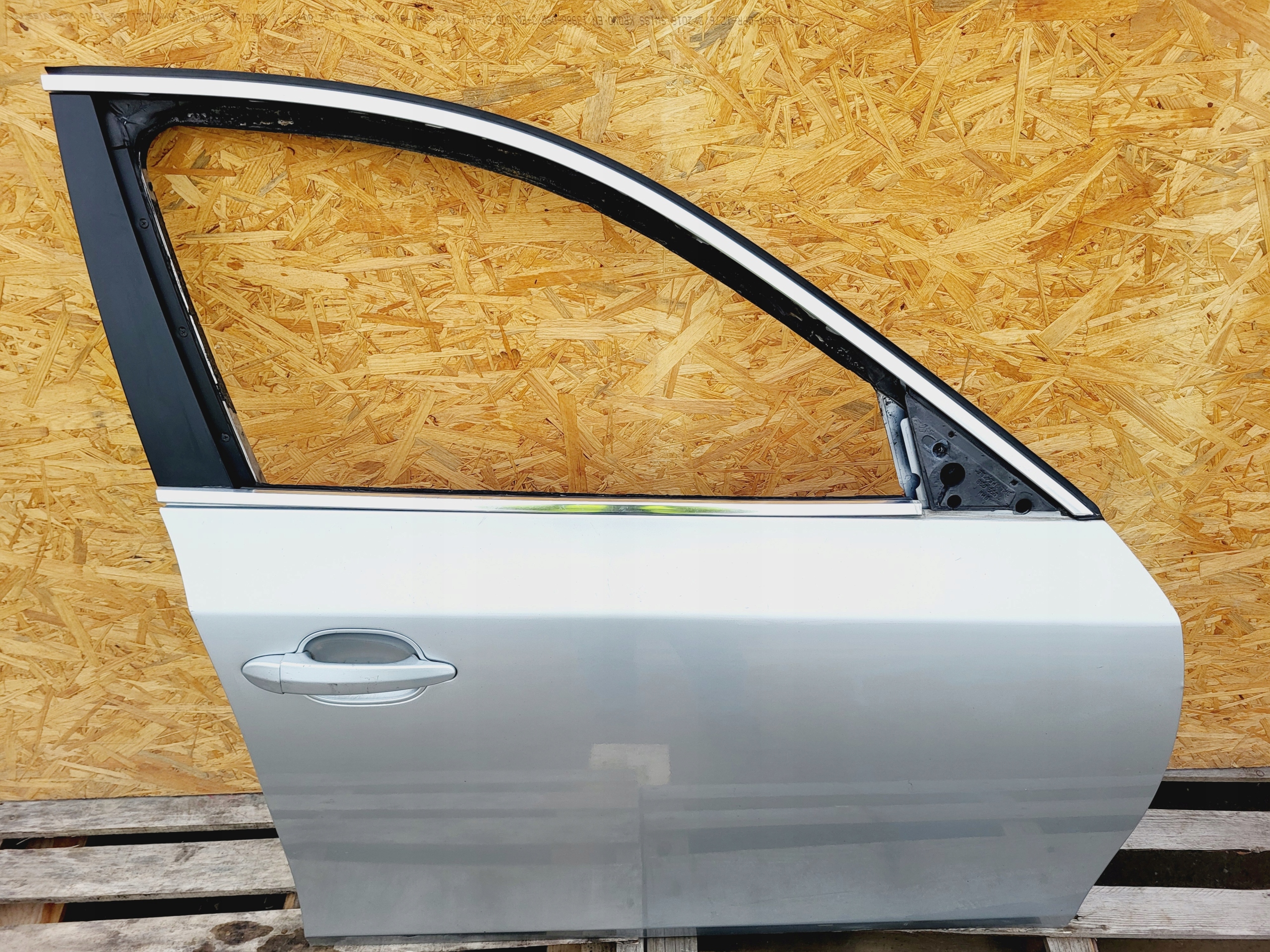 Tür rechts vorne BMW 5 E60 E61 Sedan silberne