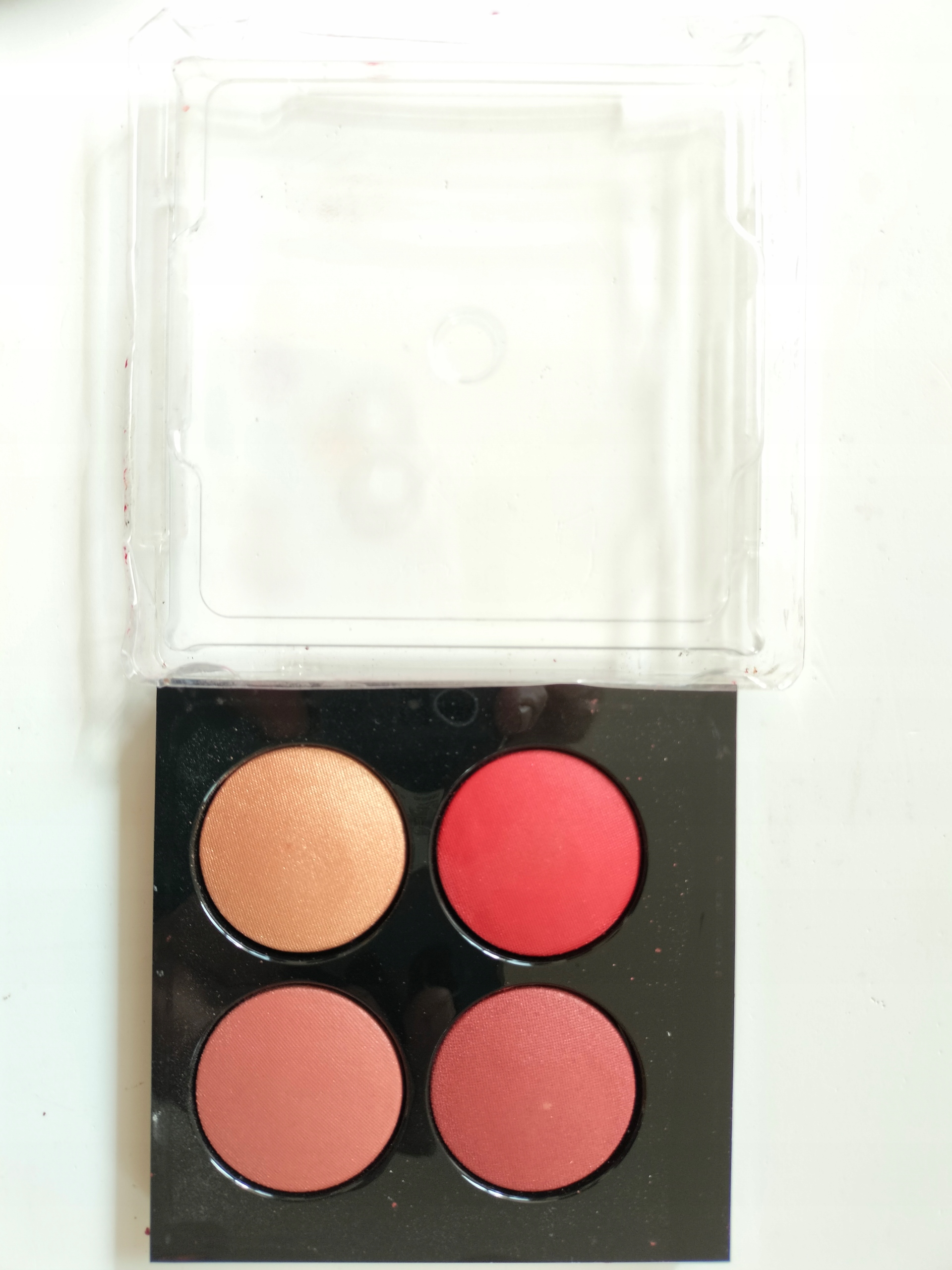 Chanel Les 4 Rouges Et Joues Roz 958 Caractere Paleta