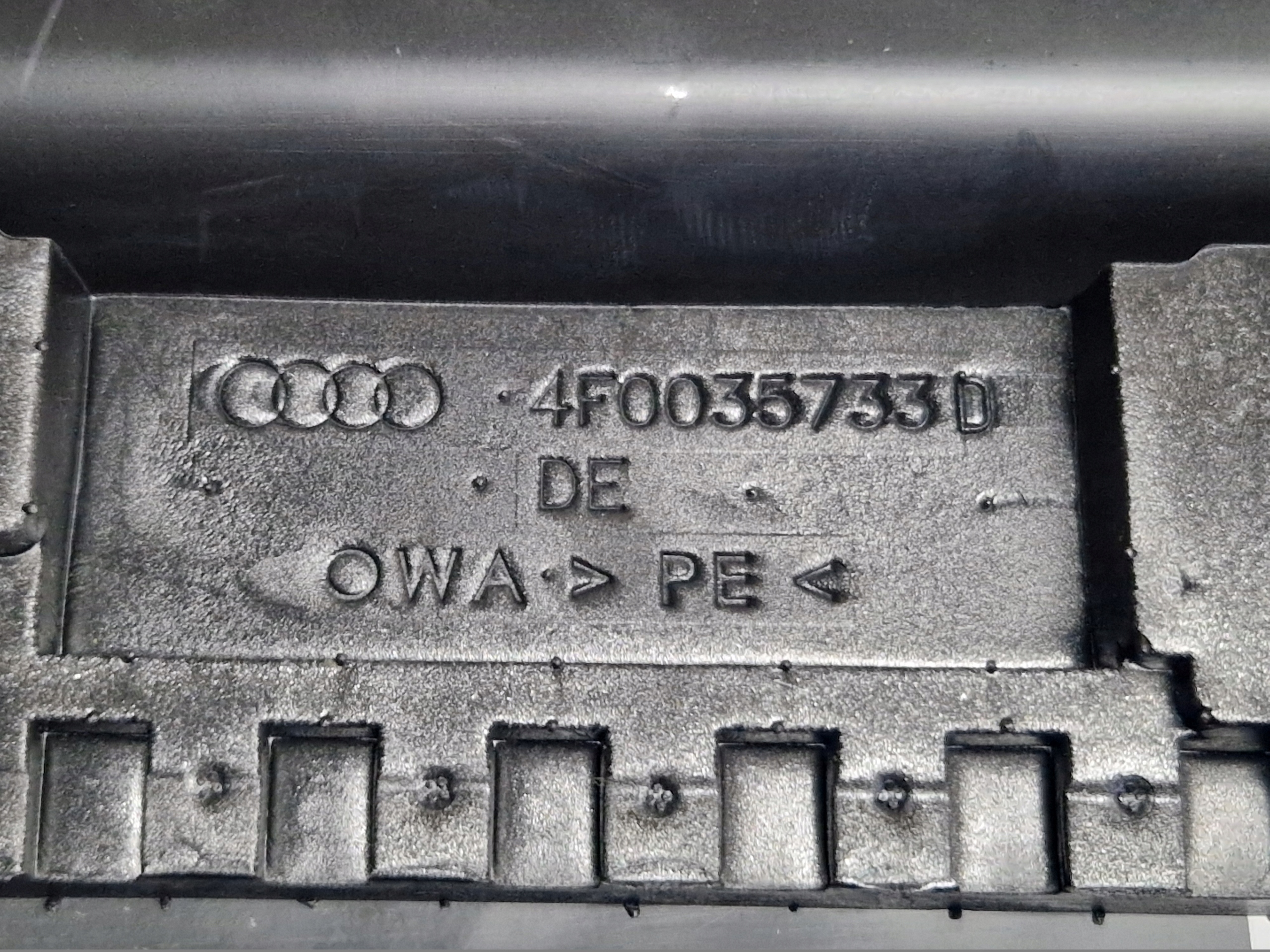 AUDI A6 C6 A6C6 obal KOMPUTERA 4F0035733D