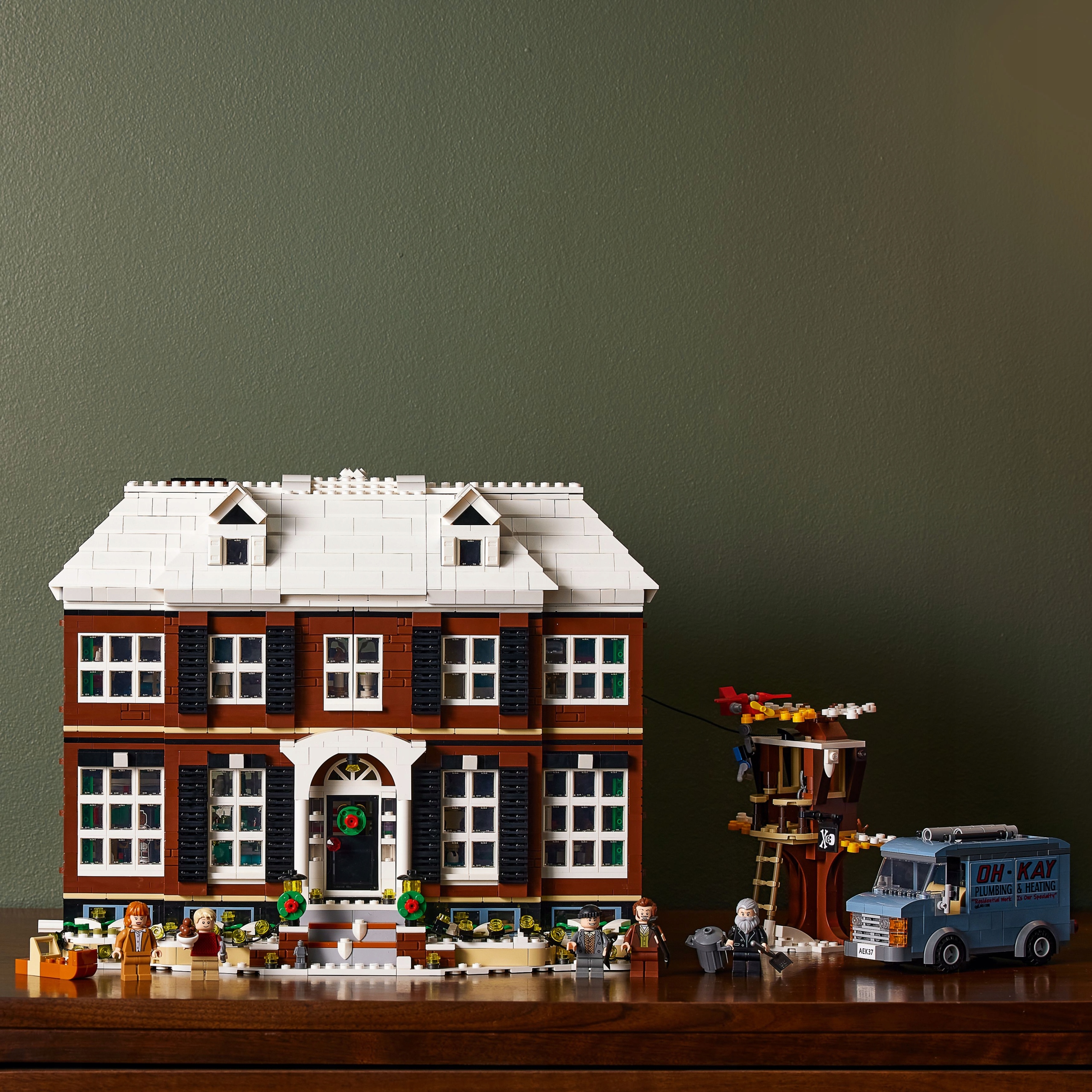 LEGO Ideas «Один дома» 21330 Название набора «Один дома»