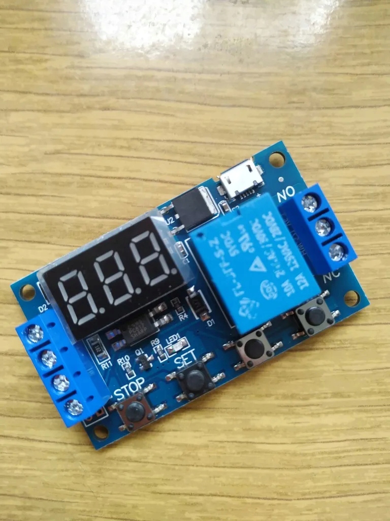 Przekaźnik czasowy włącznik timer 230V 10A 999min,0 Model 1C5VRTDM