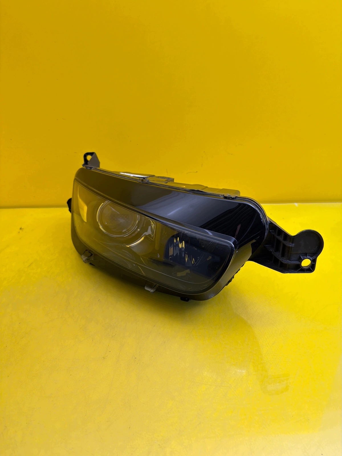 feu droit avant Citroen C4 II 2 Xenon 9677217480