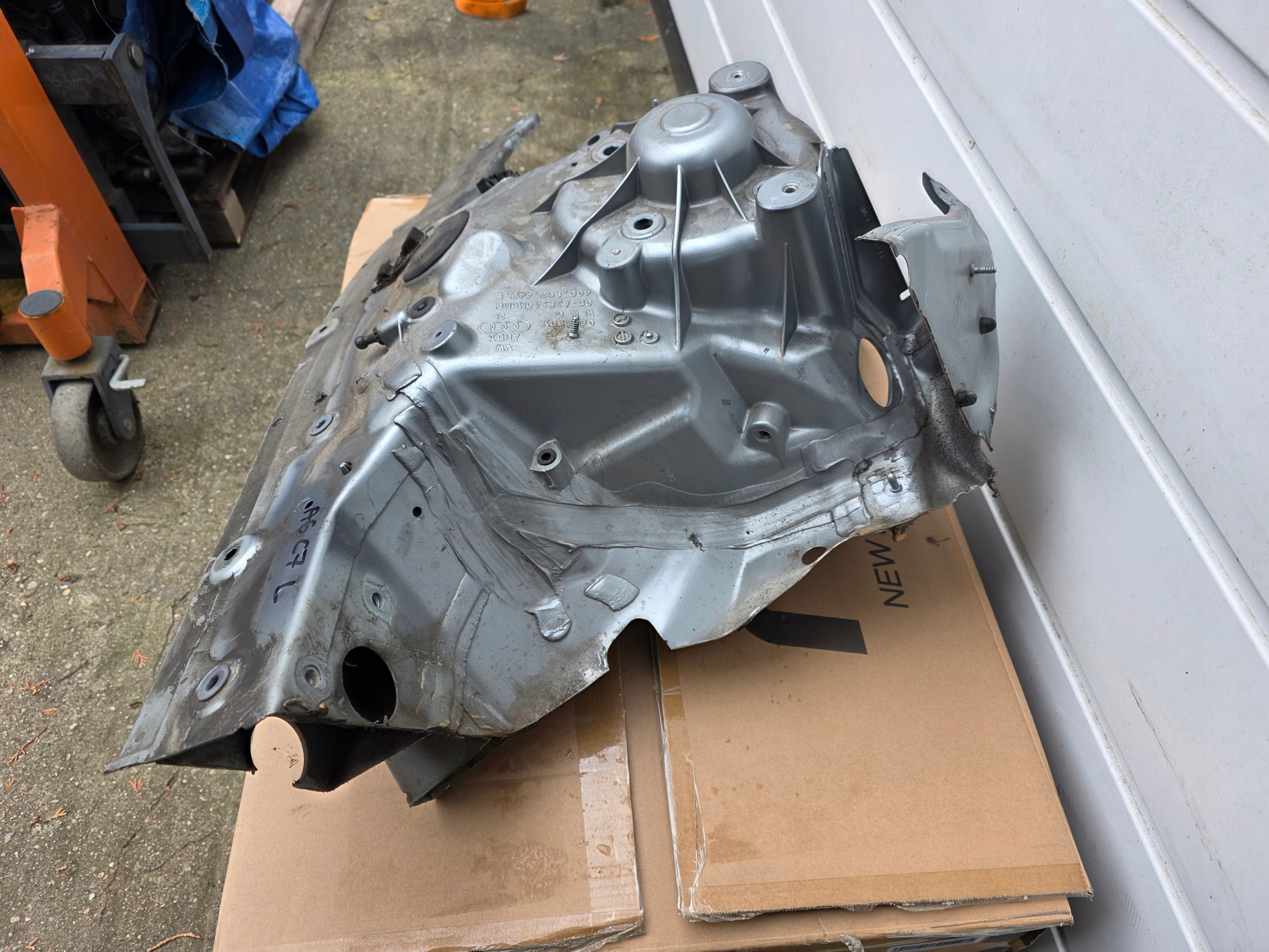 FARTUCH placement left AUDI A6 C7 4G quarter left NOSEK