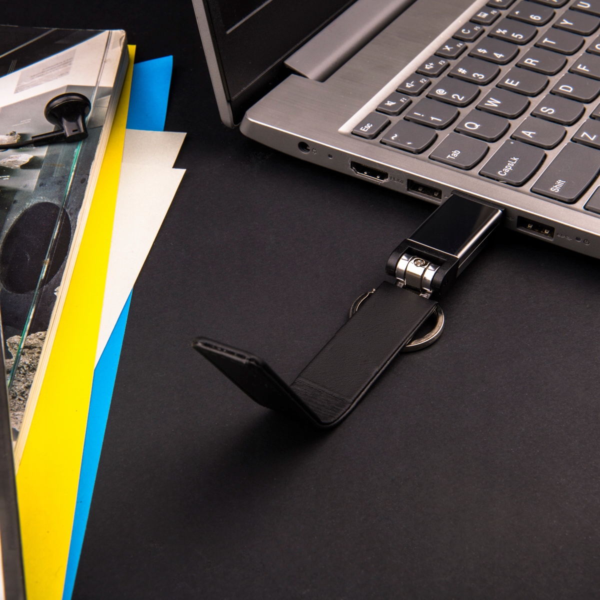 Skórzany Pendrive Brelok Czarny 512 MB data Marka MemoRabbit