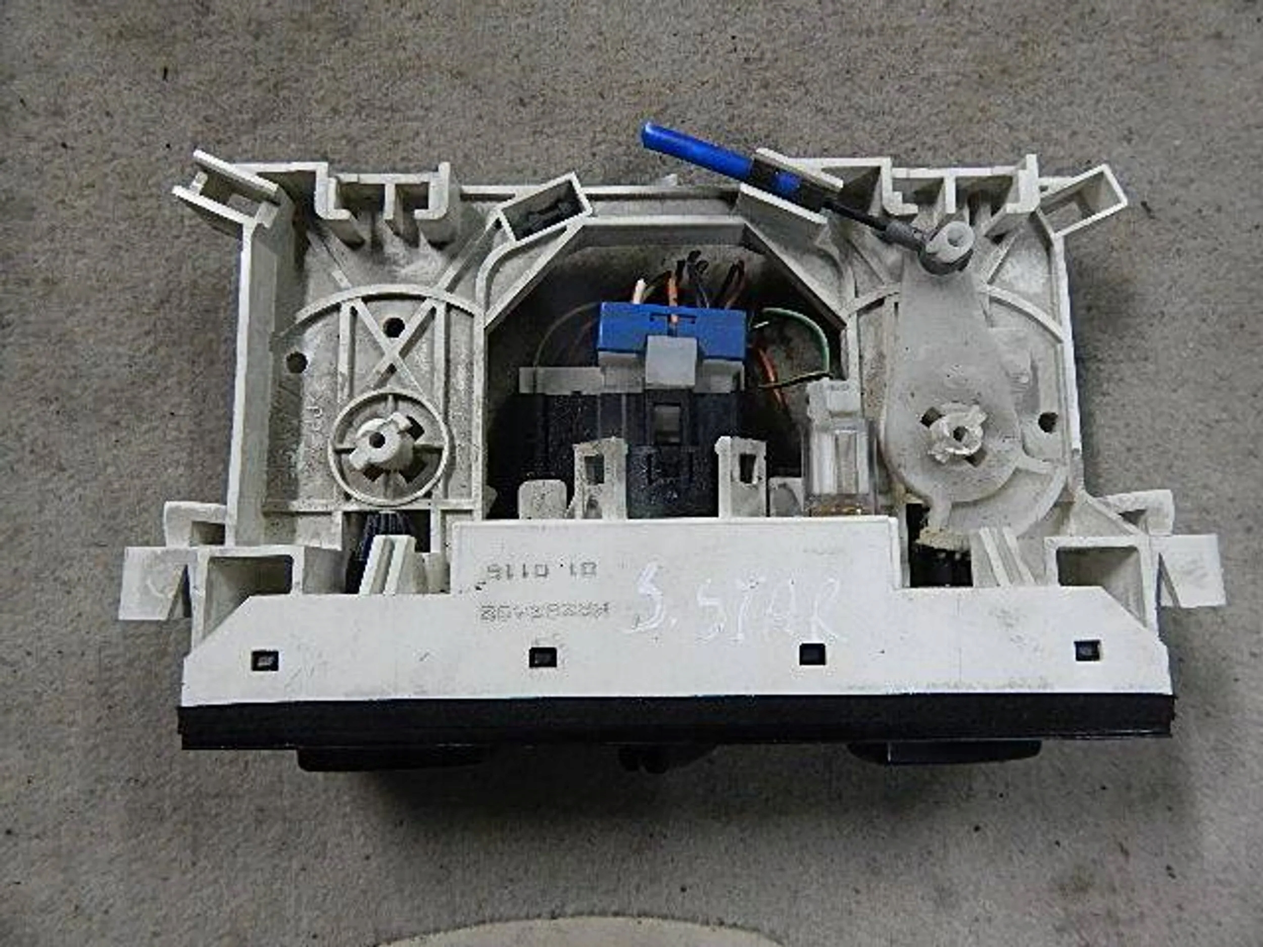 PANEL STEROWANIA NAWIEWU MITSUBISHI SPACE STAR Typ samochodu Samochody osobowe