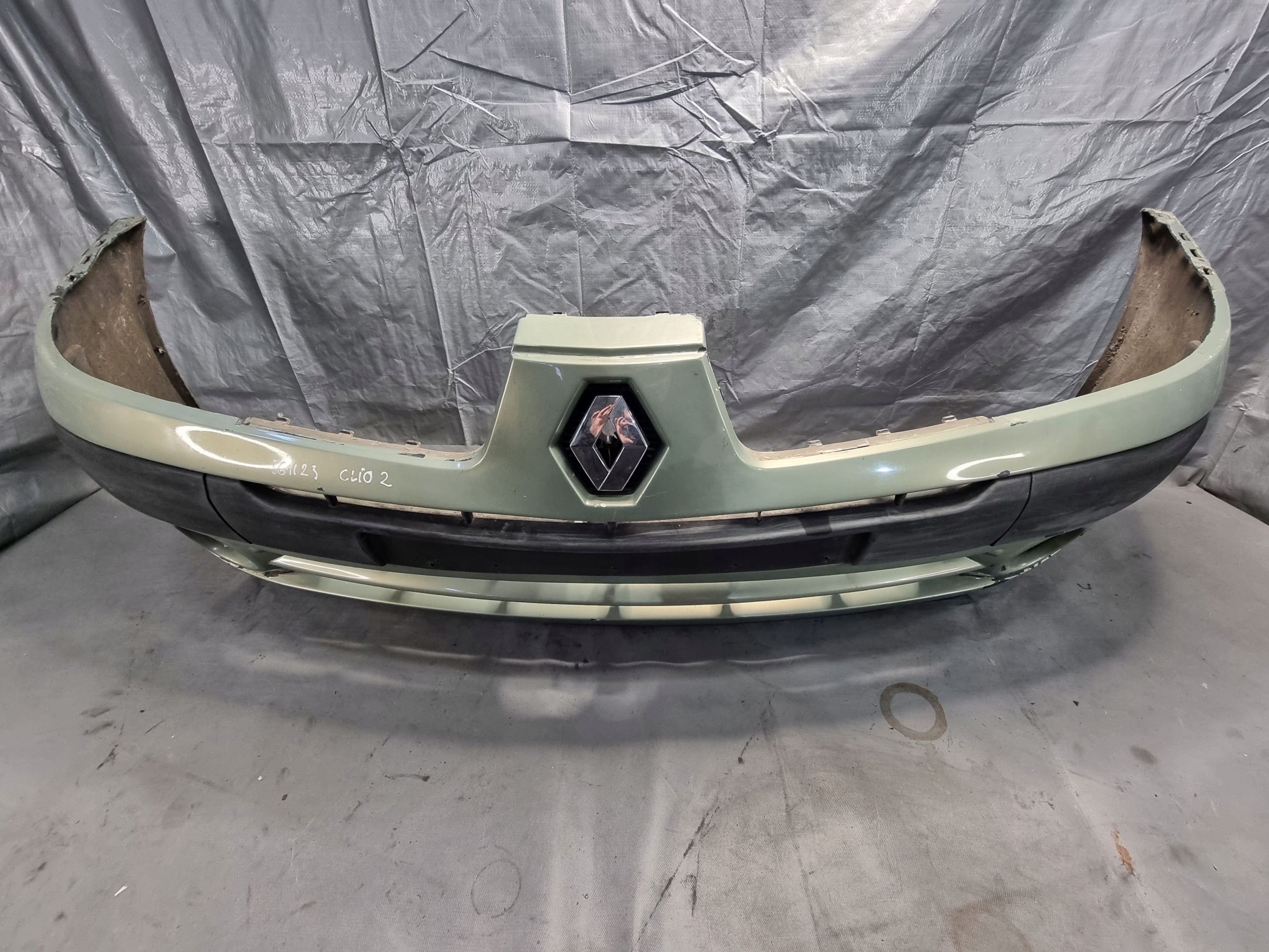 bumper front RENAULT CLIO 2