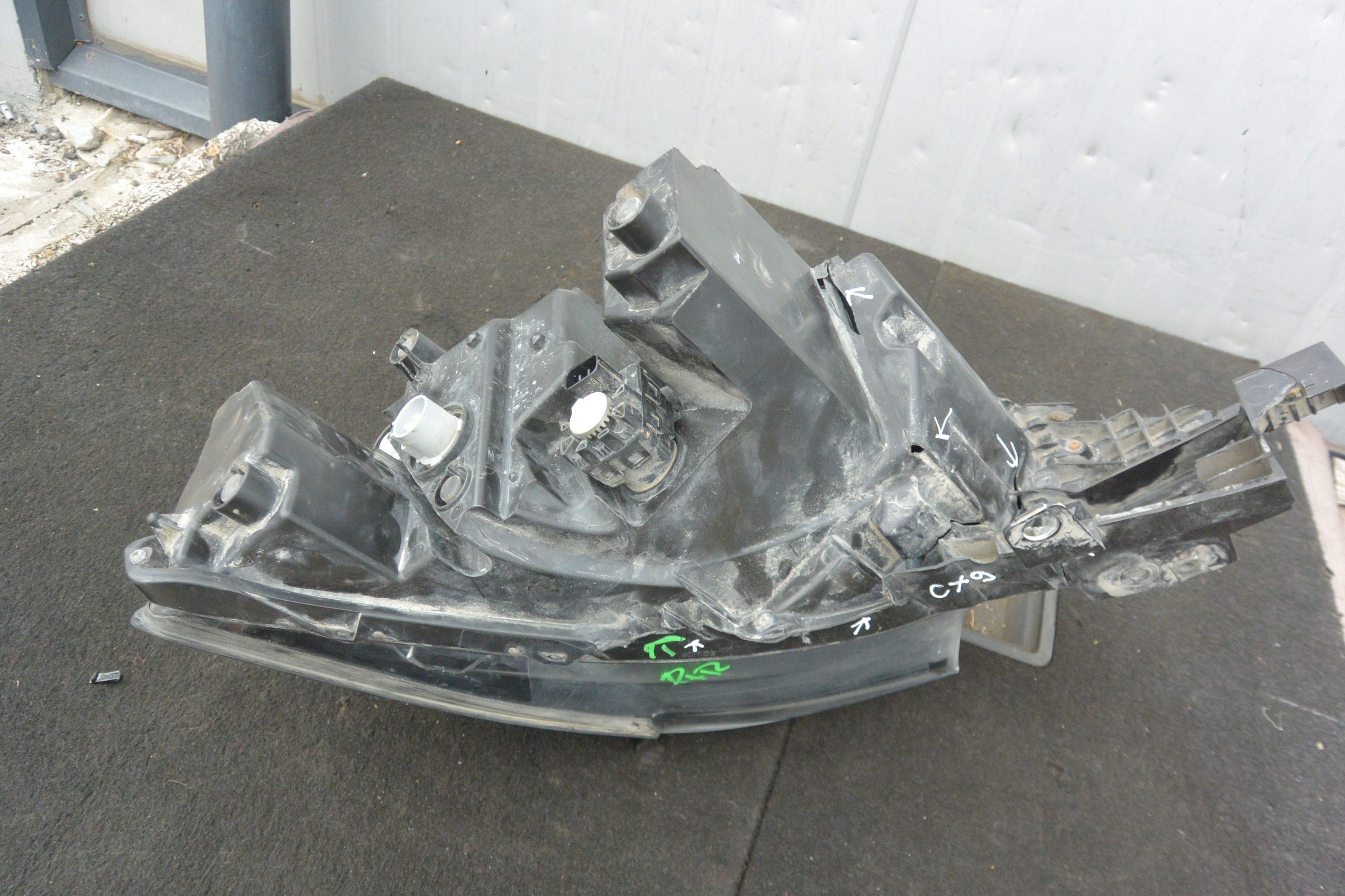 light REFLEKTOR right XENON MAZDA CX9 USA 16-R