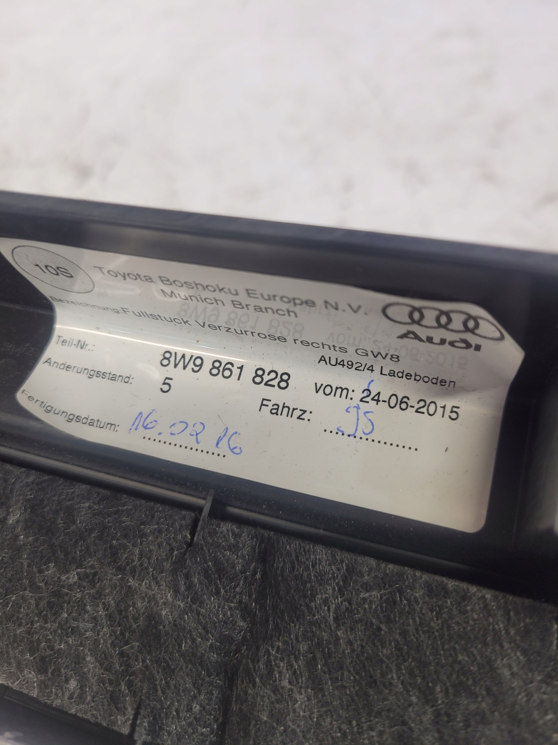 moulding boot right AUDI A4 B9 AVANT 8W9861828