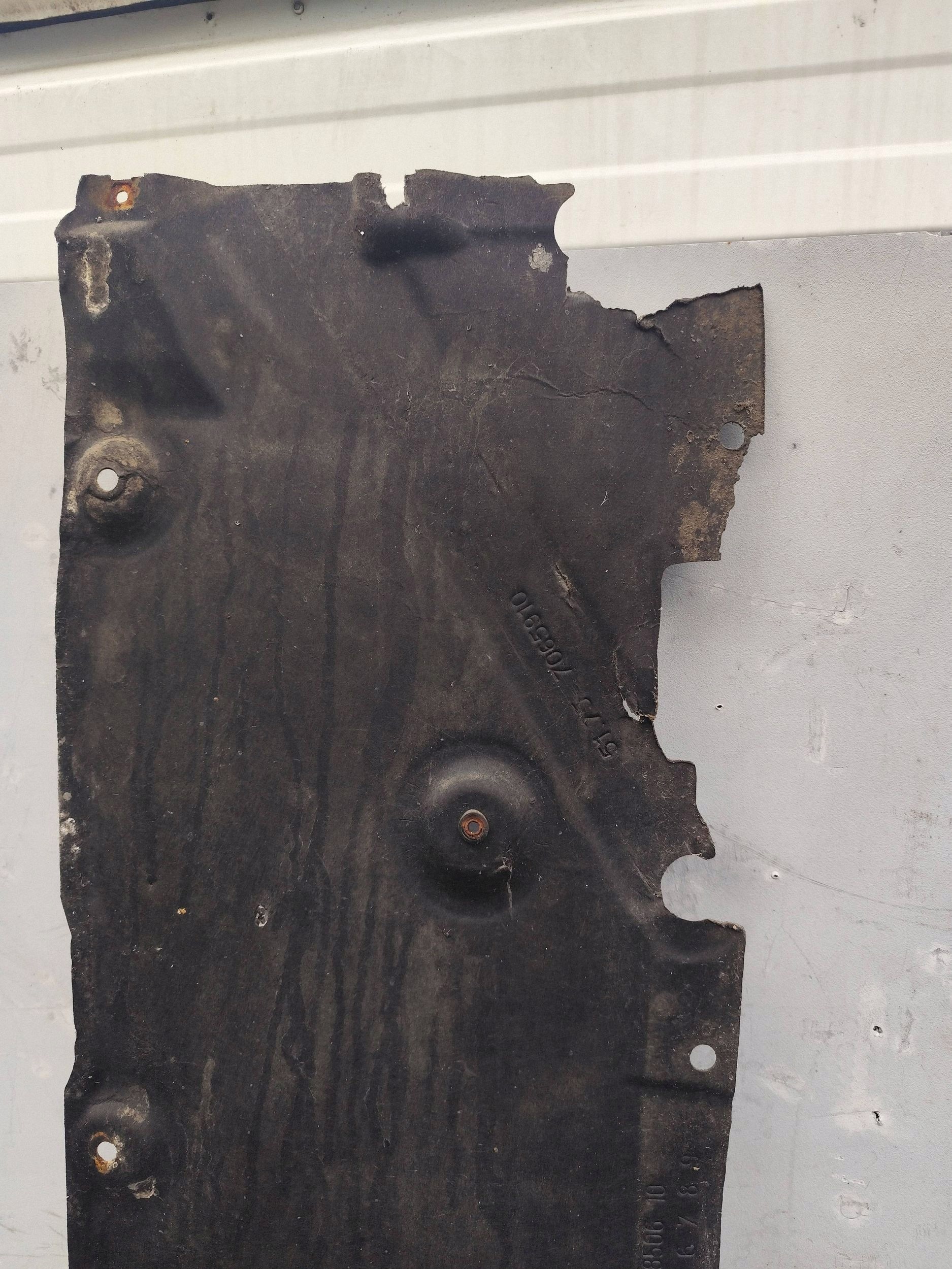 BMW 3 E92 E93 cover chassis right 748606
