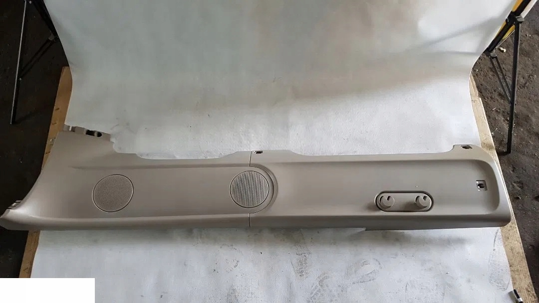 КОРОБКА ДЛЯ ХРАНЕНИЯ КОРПУС RH С МЕСТОМ ДИНАМИКИ DAF XF 106