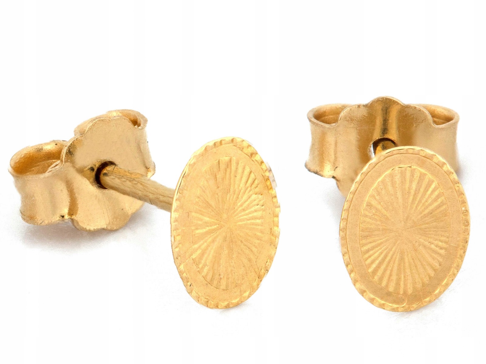 Zlaté Náušnice oválného tvaru o velikosti 0,58 g, značkové jako dárek