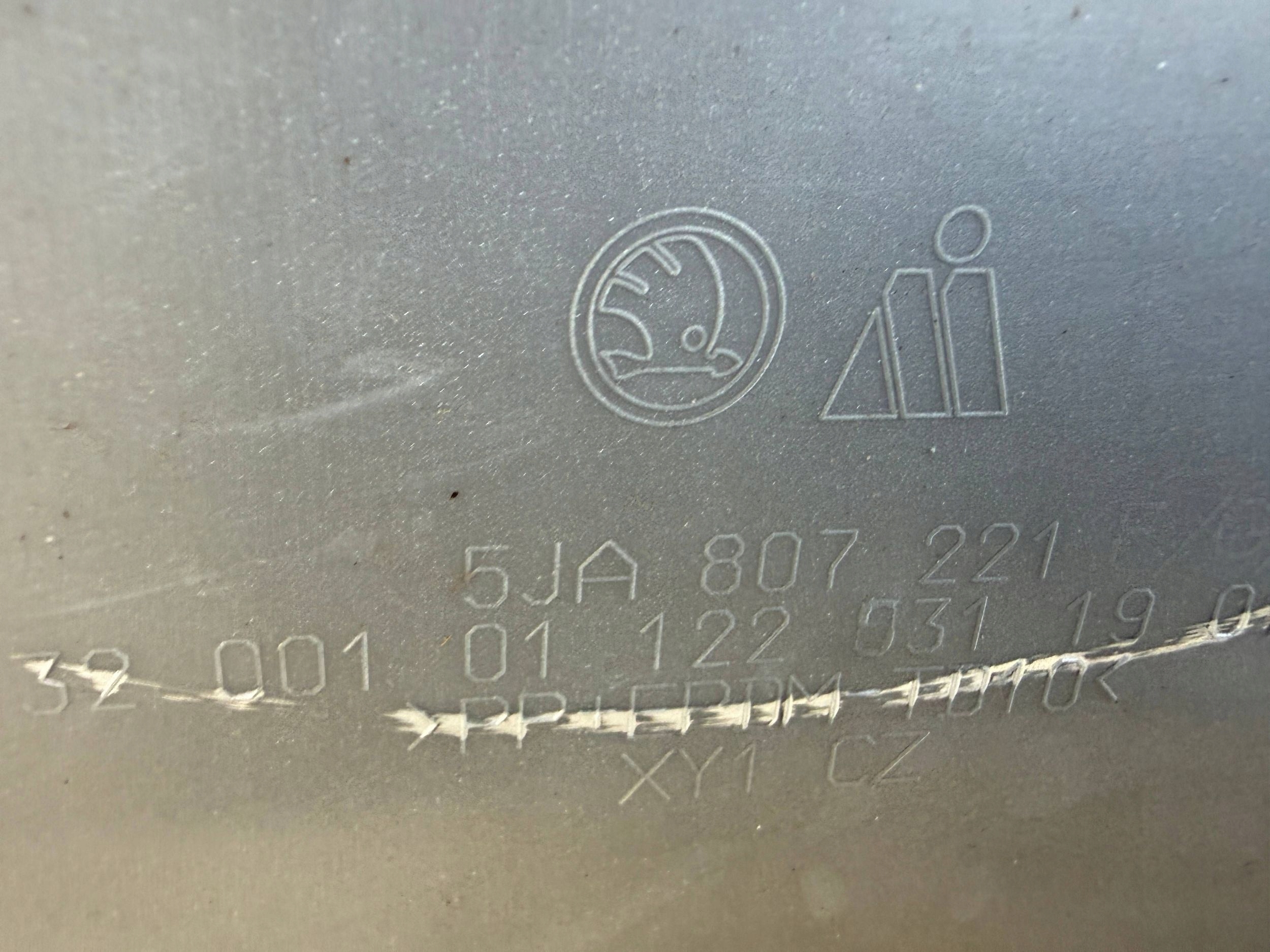 Skoda Rapid 5j 17- Lift bumper front front