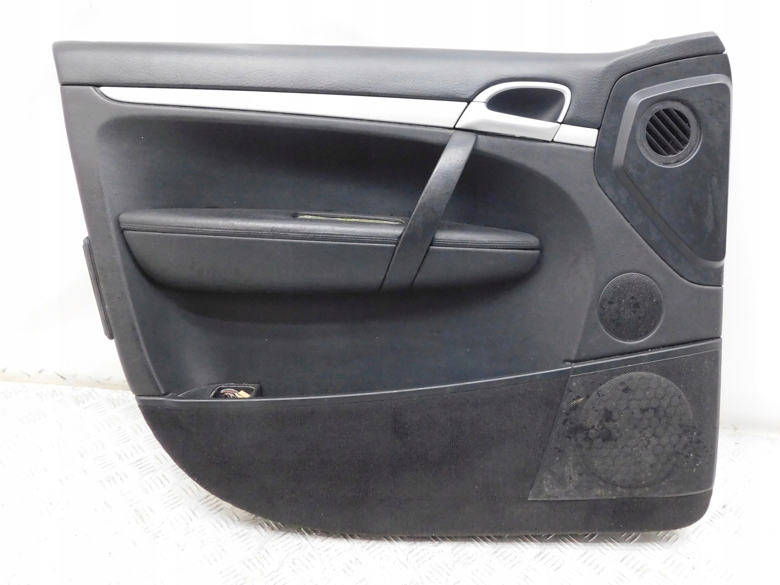 ОБШИВКА ЛЕВЫЙ ПЕРЕД - PORSCHE CAYENNE Ipal 02-10 EU