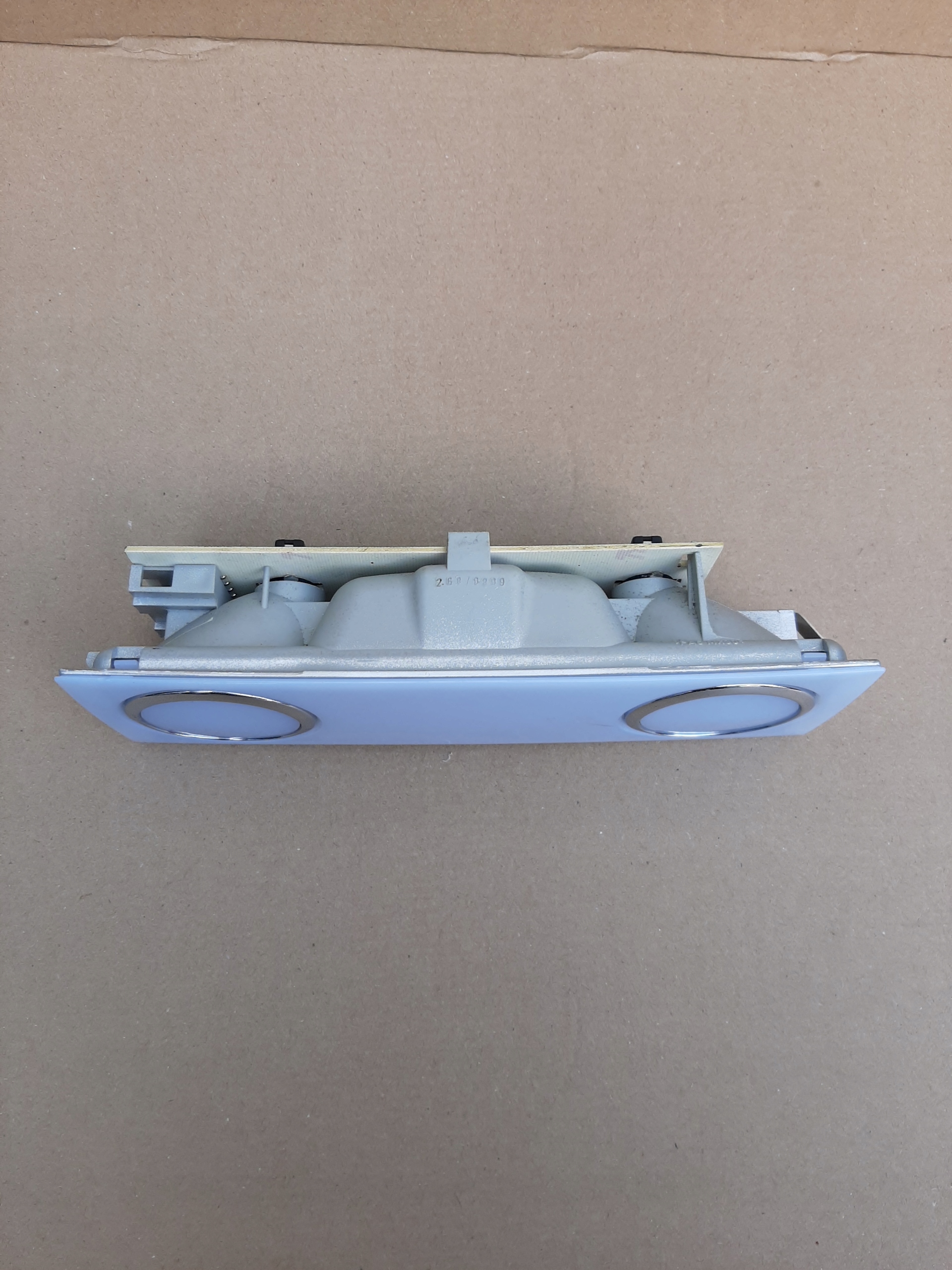 light cabs VOLKSWAGEN TOUAREG 7L6 947 105A