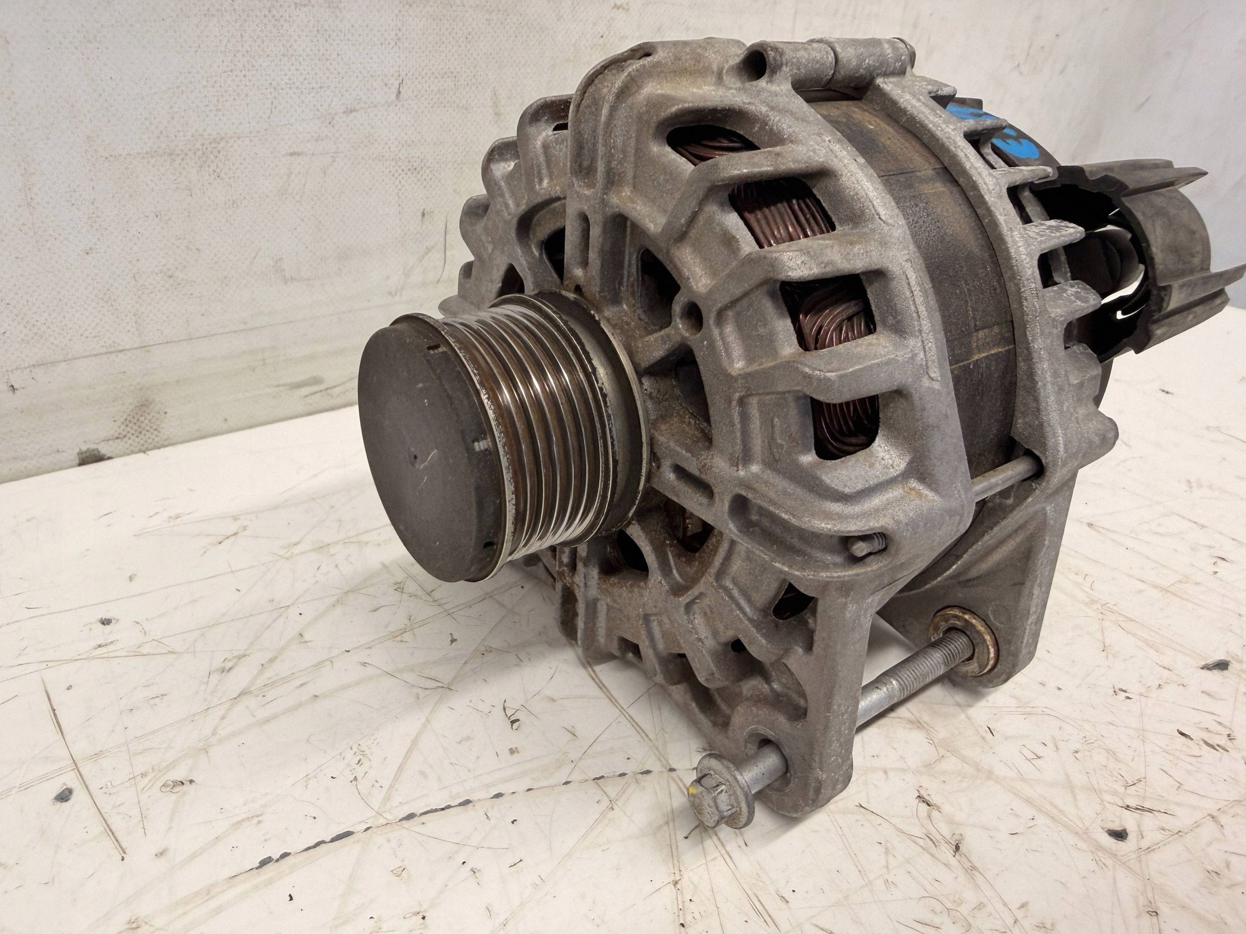 Renault Express II 1.5 BlueDCI alternator 231009392R