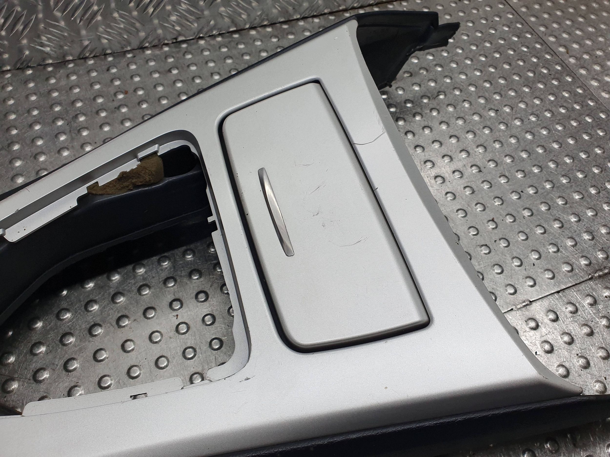 TUNEL central armrest 9153269 BMW 3 E90 E91 E92