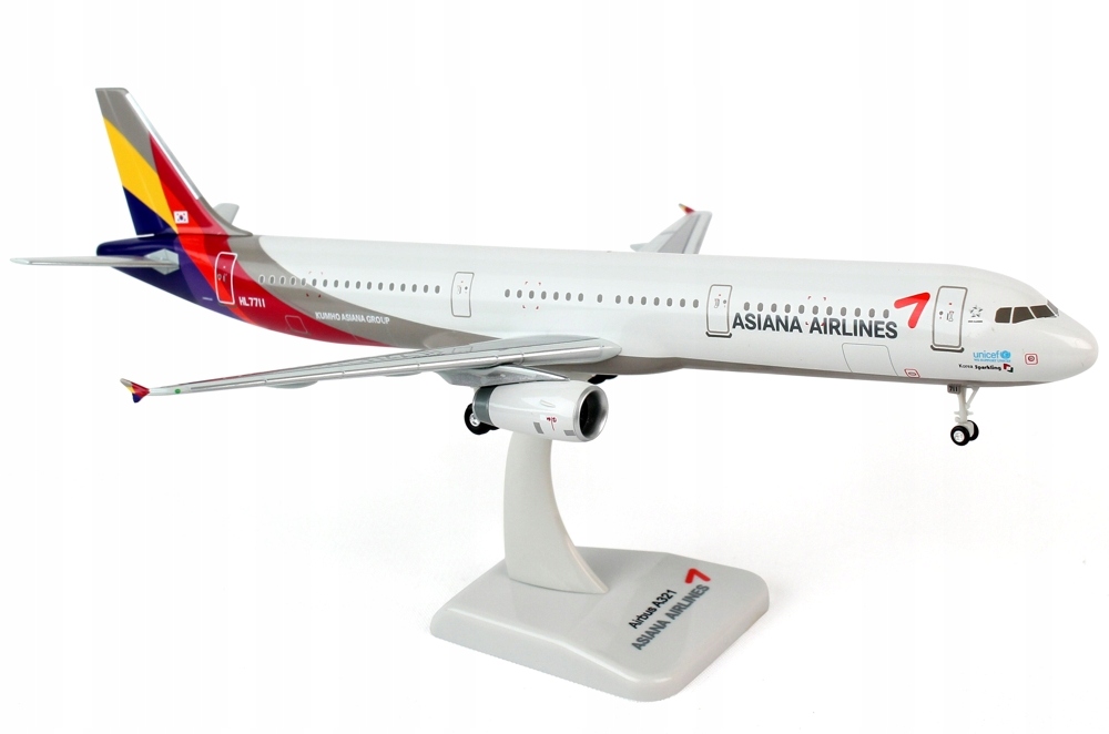 Model letadla Airbus A321 Asiana 1:200 Hogan