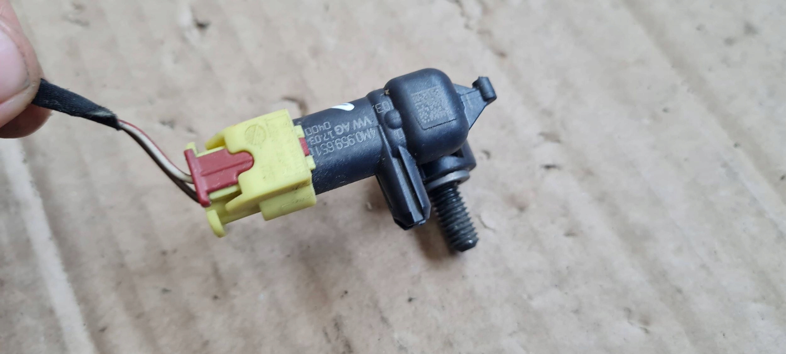 A4 B9 8W S4 impact sensor connecting spoiler 4M0959651 S5 Q7 Q5 A5 8W
