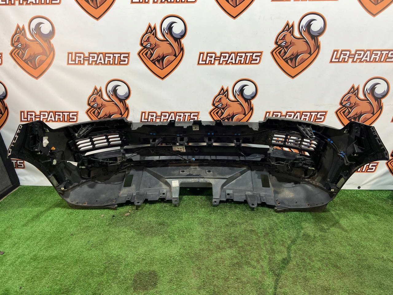 ZDERZAK PRZEDNI KOMPLET RANGE ROVER L405 GK52-17B971-FA8LML Strona zabudowy przód