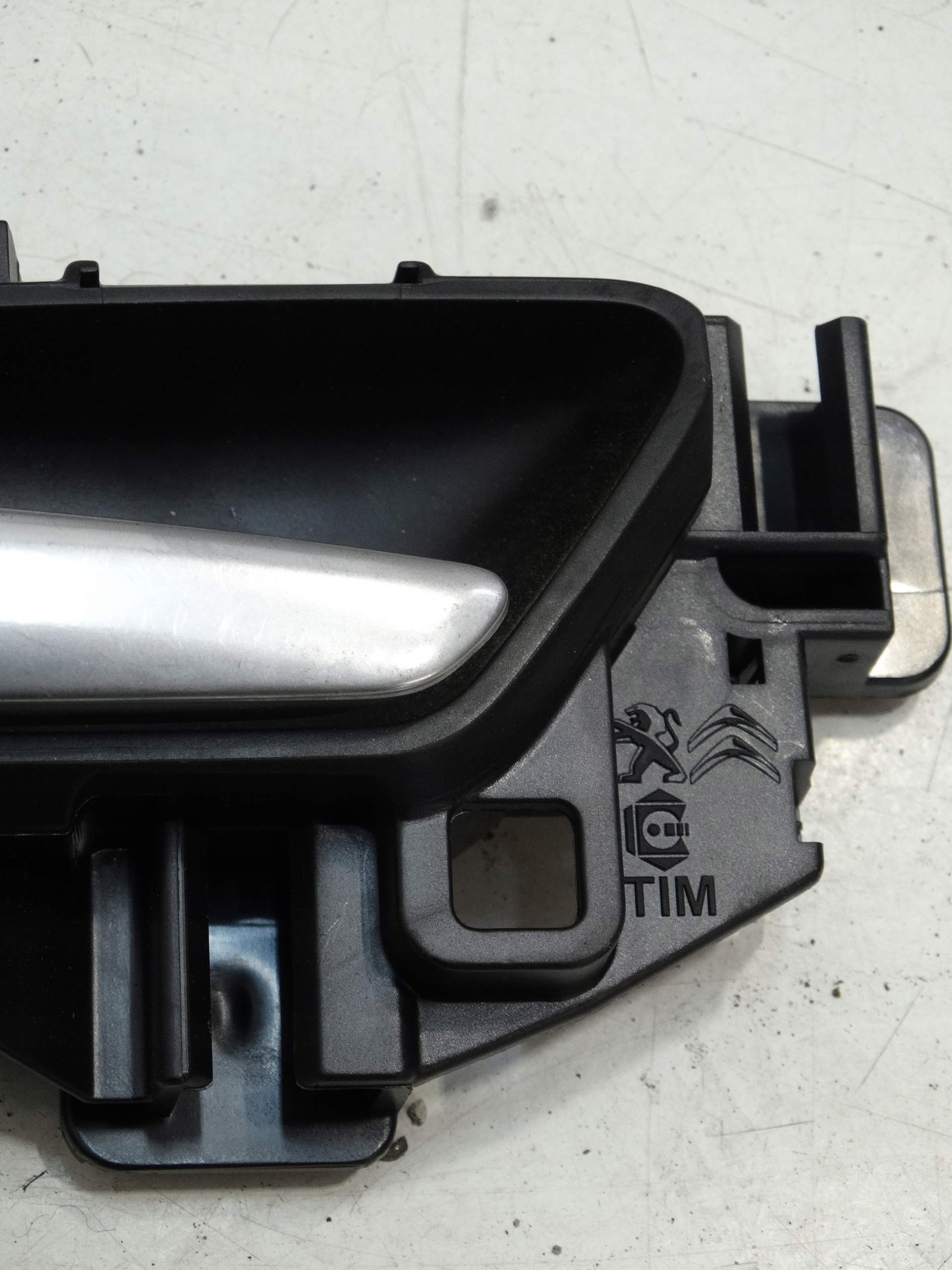 handle inner left rear part PEUGEOT 5008 II 23R. 98201563W
