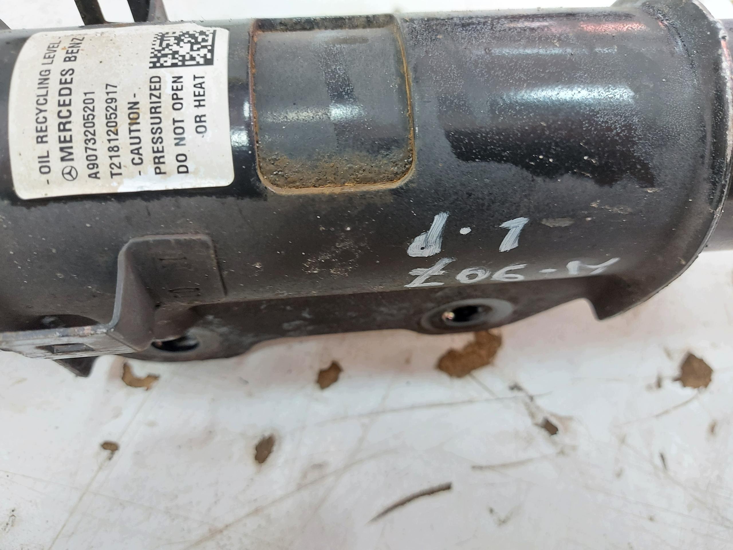 Mercedes Sprinter w907 2020, shock absorber front left A9073205201