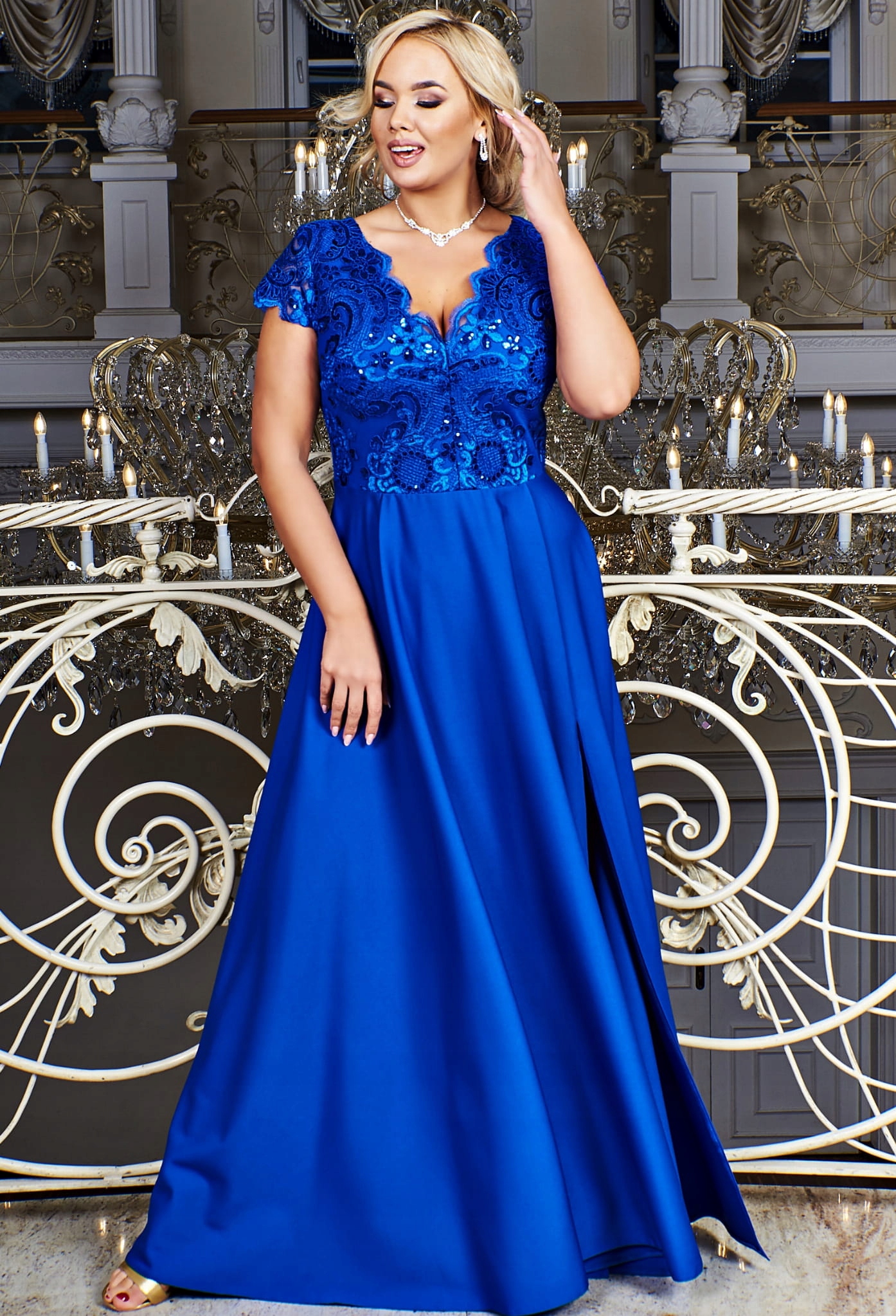 Plus size Crystal suknia wieczorowa Model Crystal