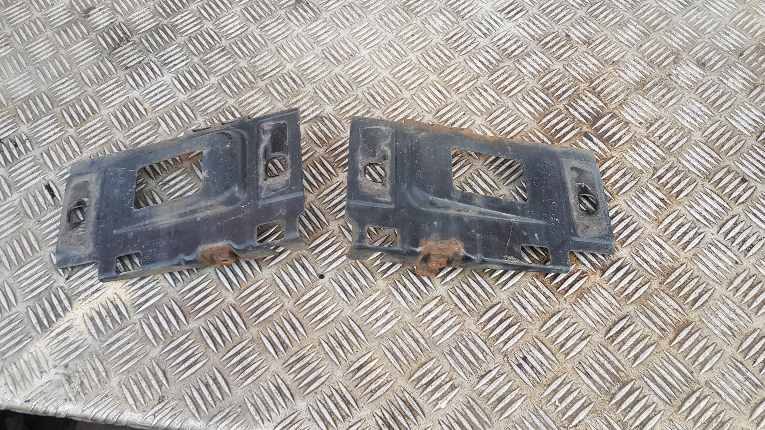 VOLVO V70 S and holder of a bumper front left right