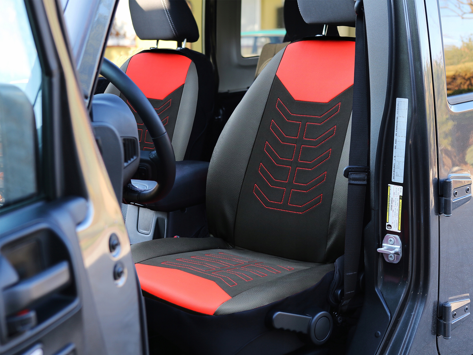 GRUBE POKROWCE Z HAFTEM NA FOTELE SAMOCHODOWE do Peugeot 3008 II (2016-...) Producent Pok-ter