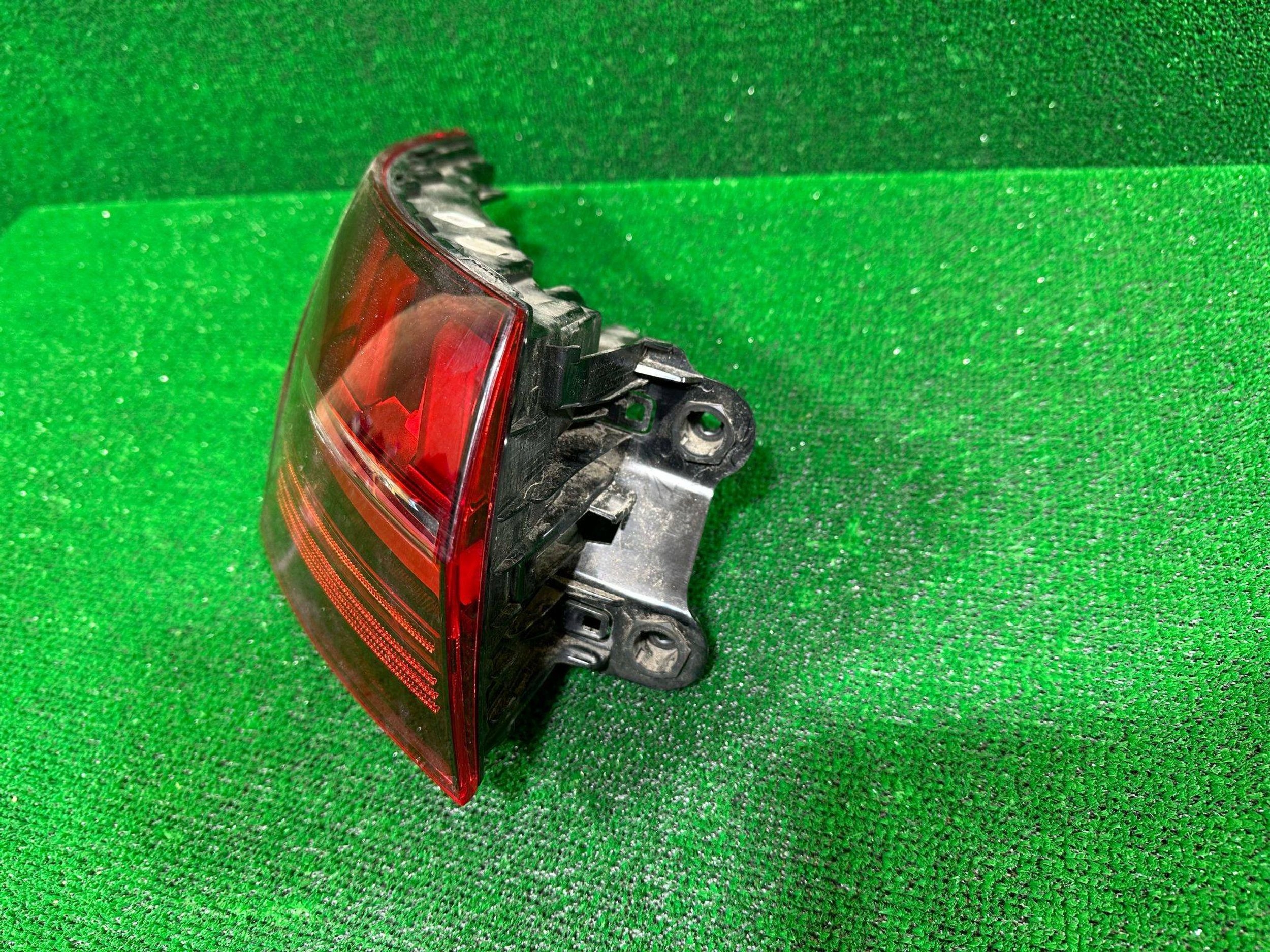 Lampa Audi A4 B9 LED lewy tył Europa 8W9945091AC Producent części Audi OE