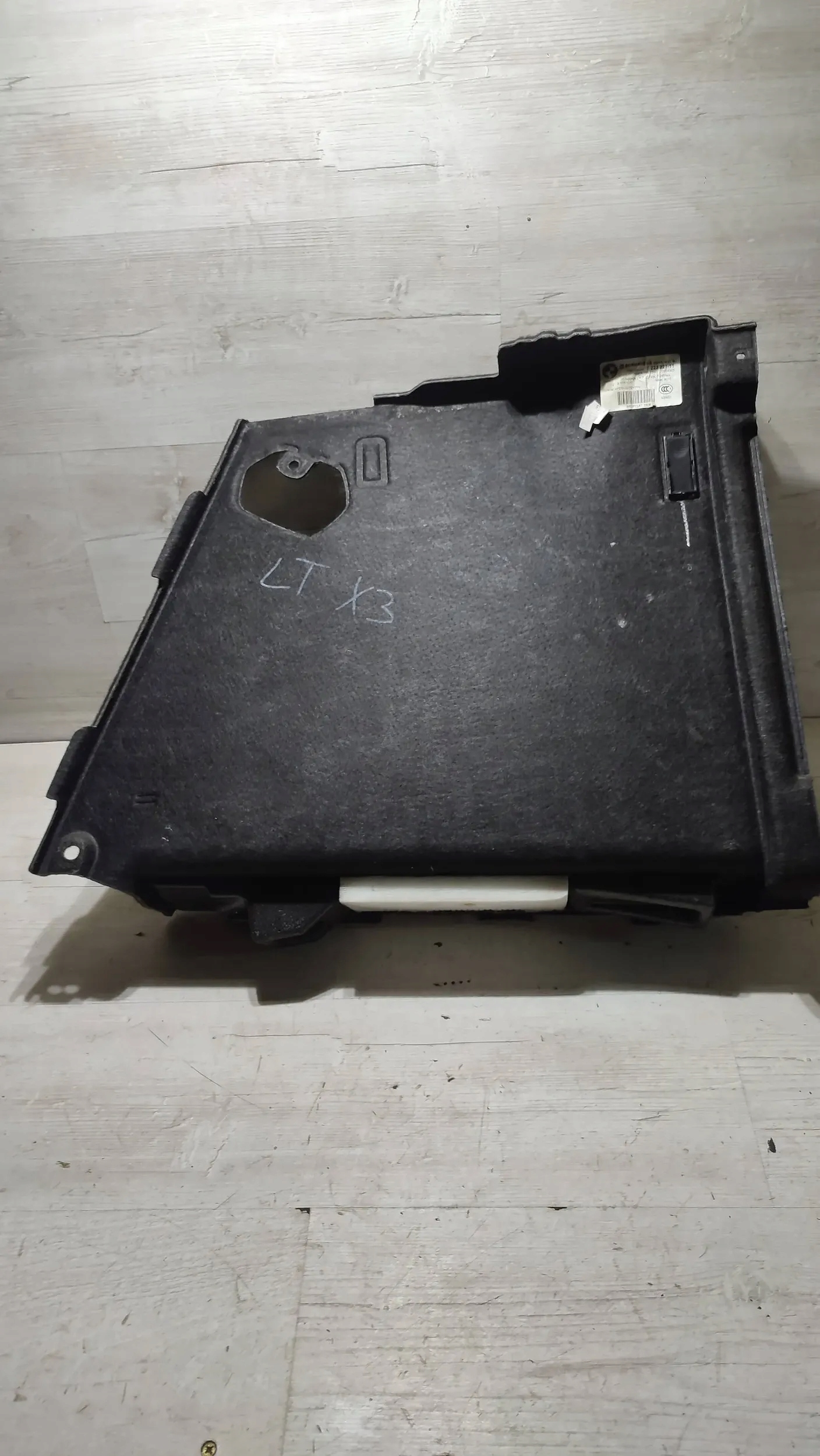 BMW X3 F25 15r 2.0d boot upholstery left rear part