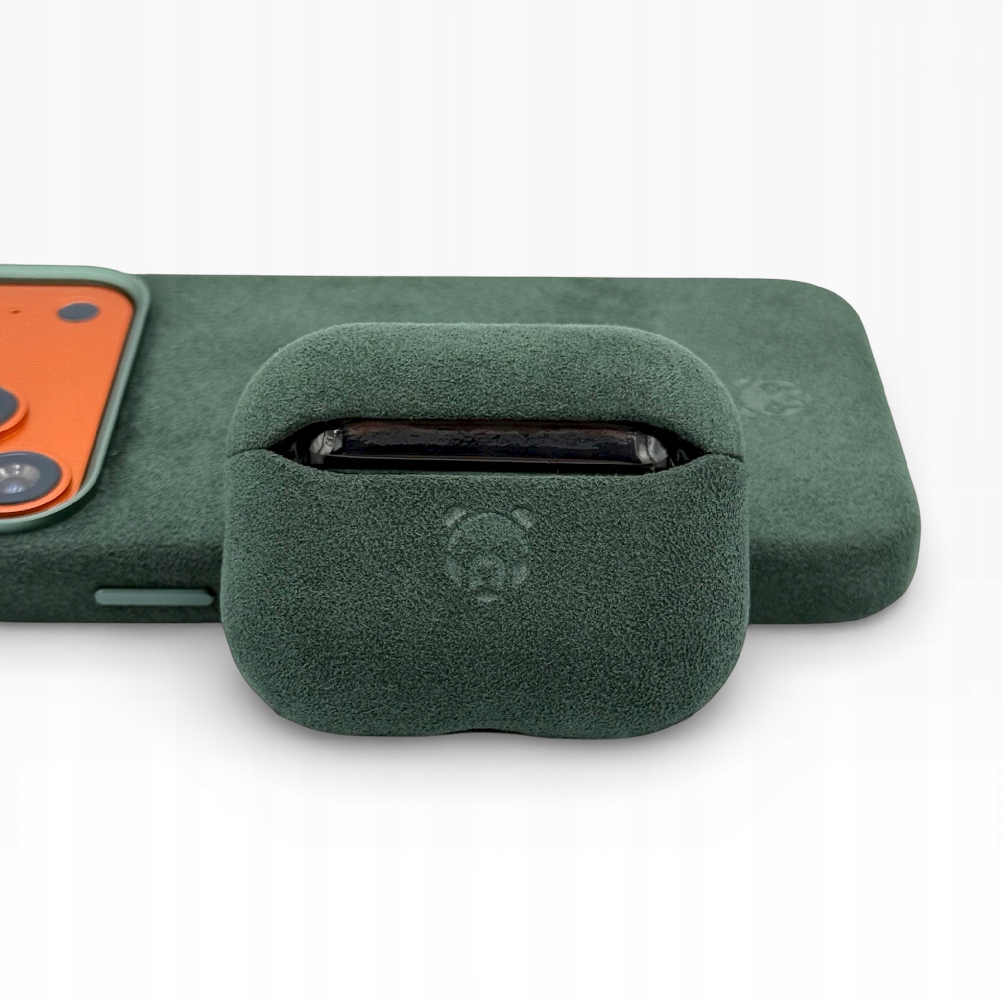Case Panda Carbon AlcanPanda Zielone Etui Alcantara Apple AirPods Pro 3