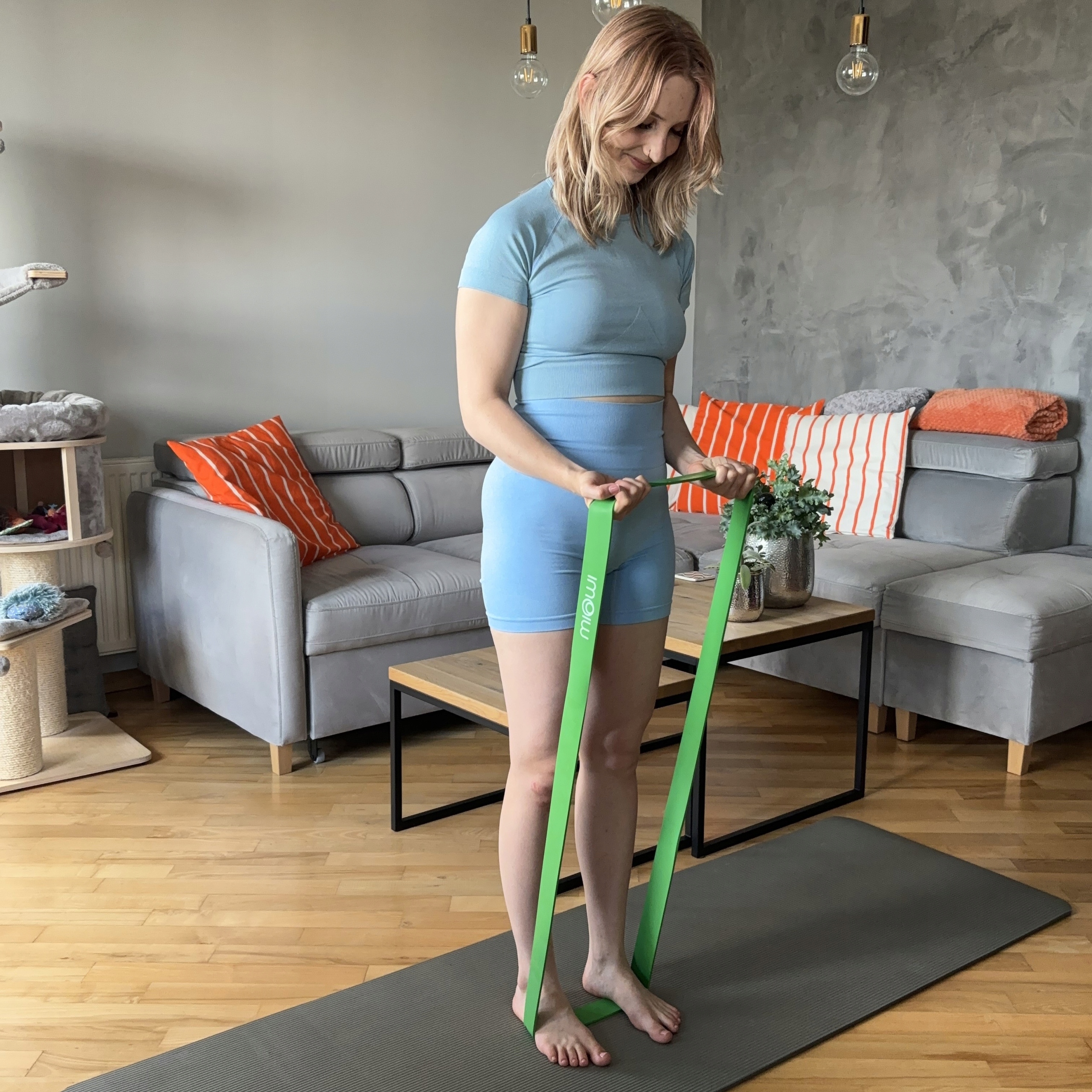 GUMA OPOROWA DO ĆWICZEŃ TRENINGOWA POWER BAND MIOWI ZIELONA 44 MM 20-50 KG Długość 208 cm