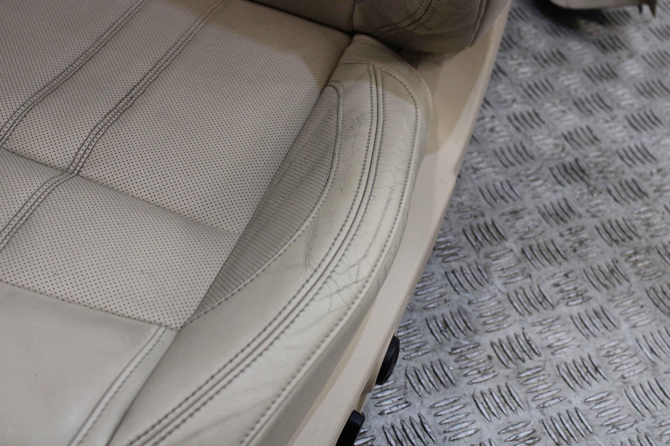 seats inner leather MASERATI LEVANTE M161