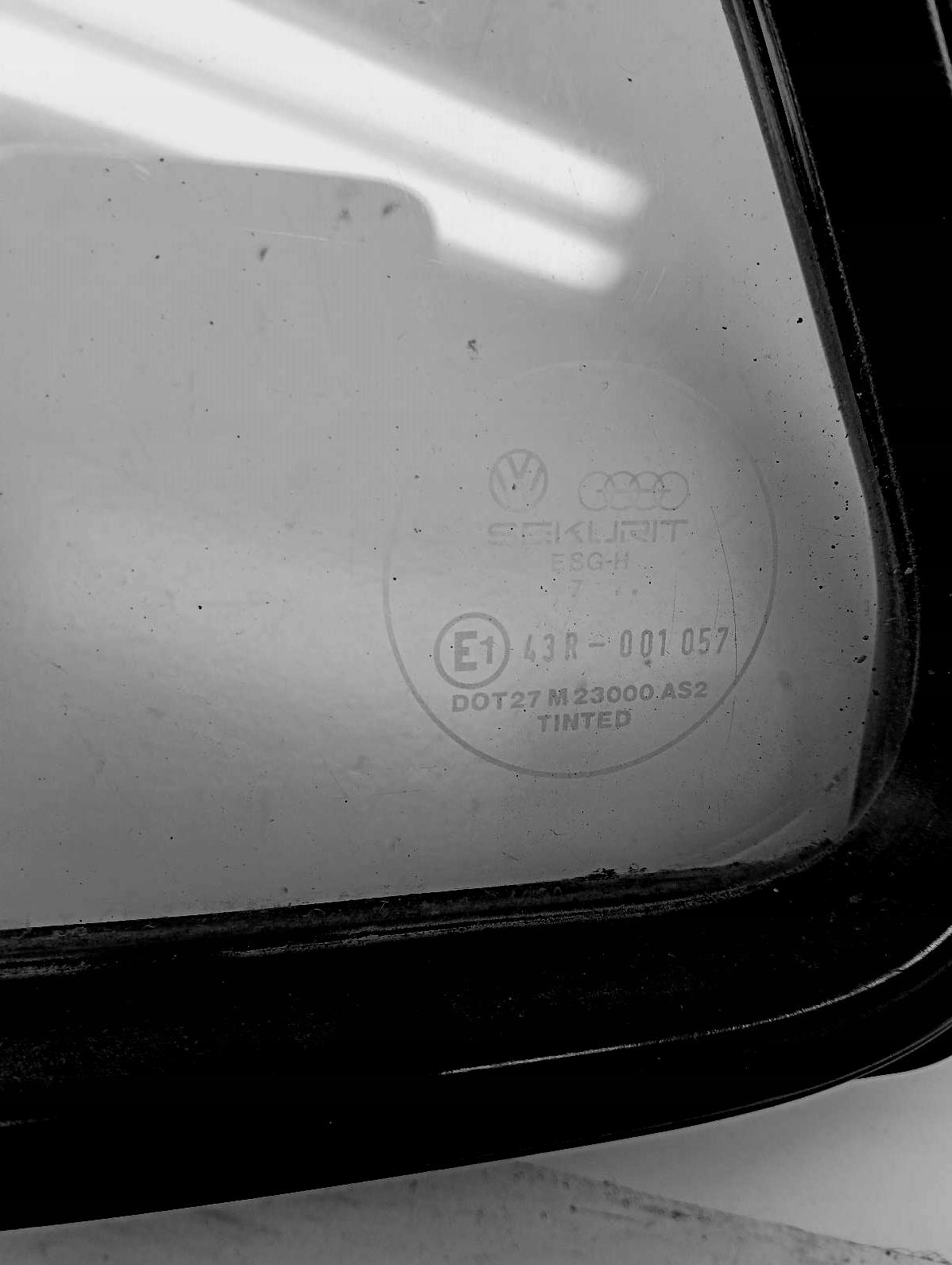 window rear left Volkswagen JETTA 1.8 88r 43R-001057