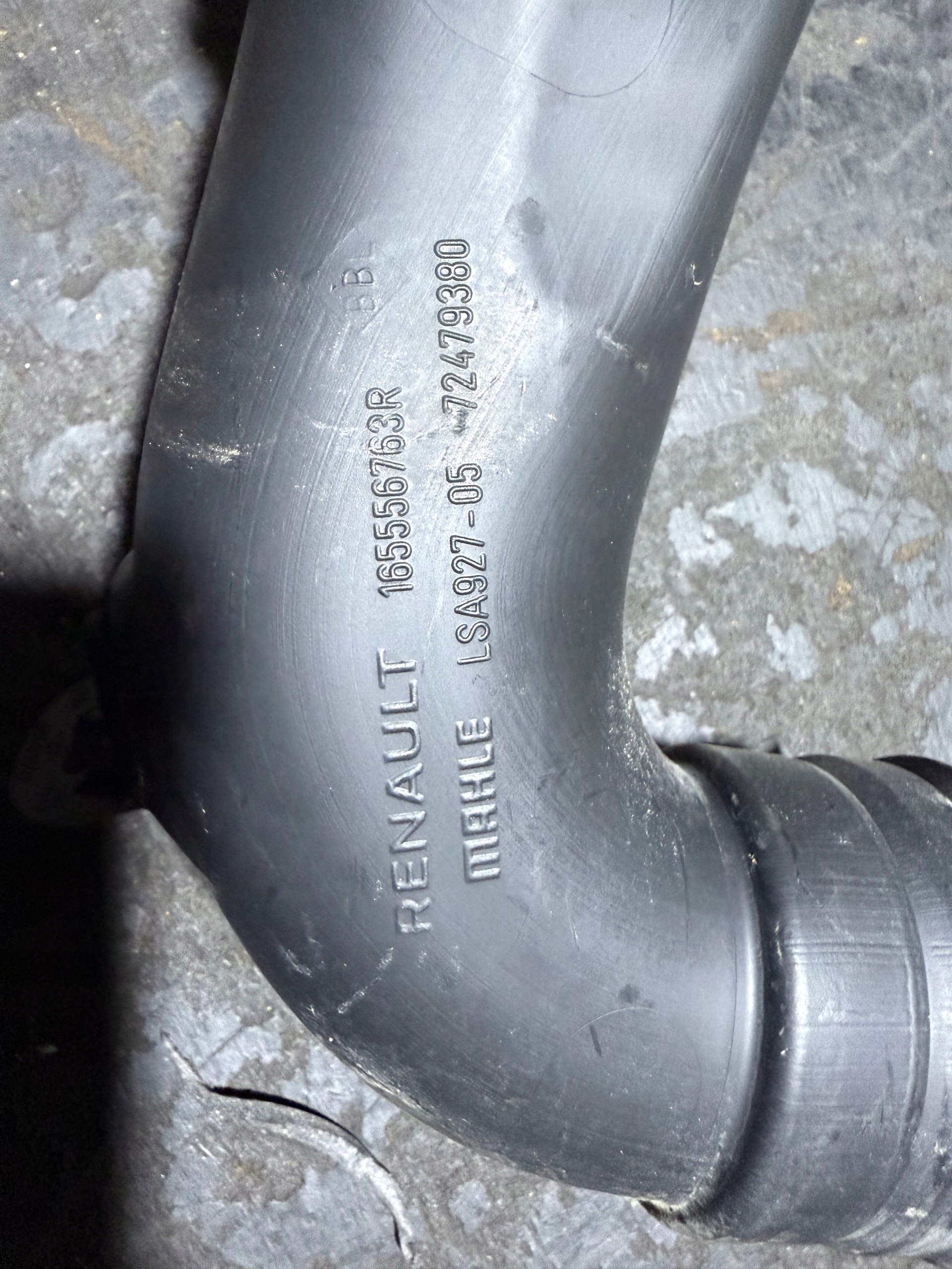 renault EXPRESS 1.5 21- труба впуск патрубок Воздух