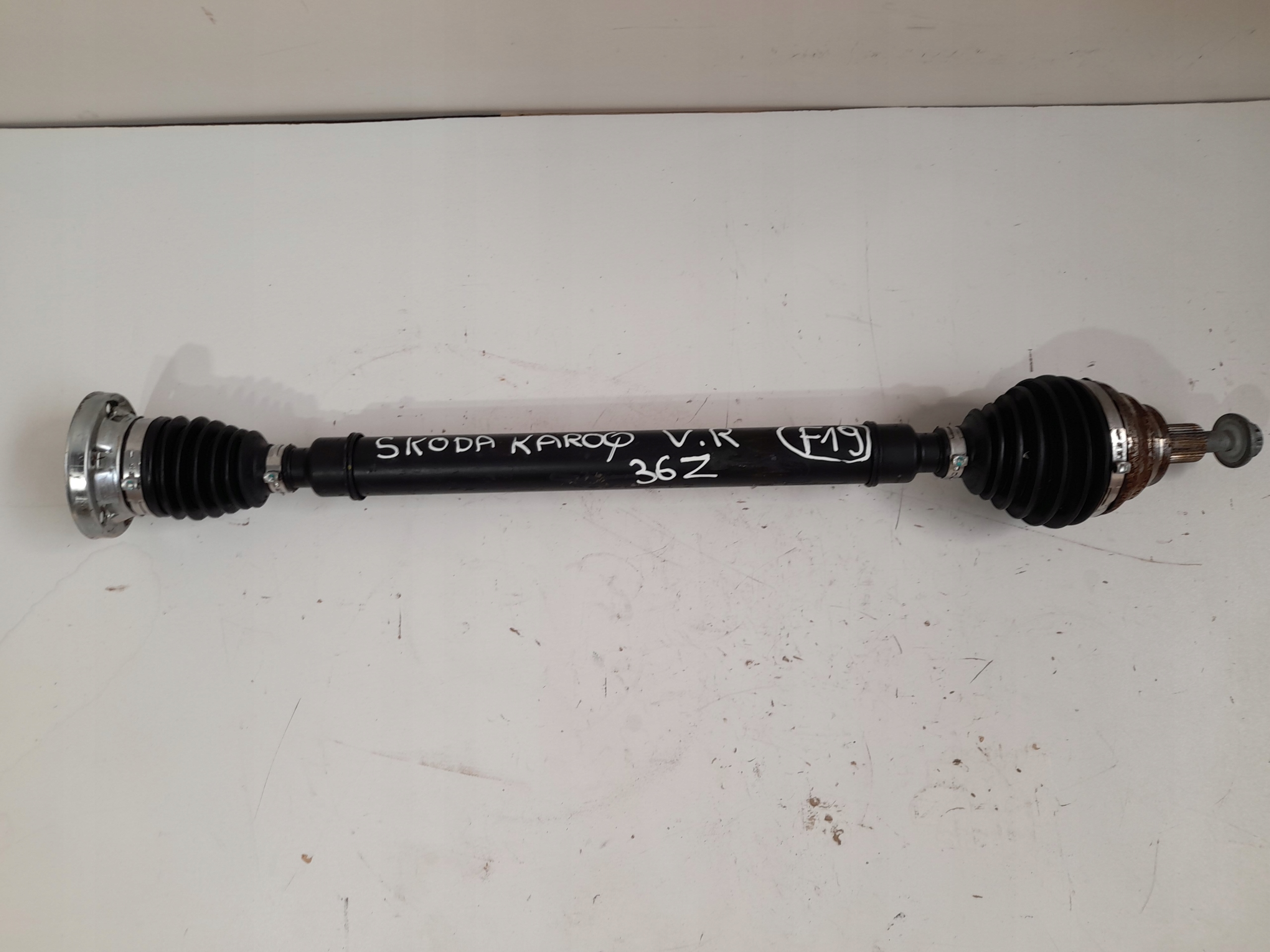 SKODA KAROQ semi-axis front right