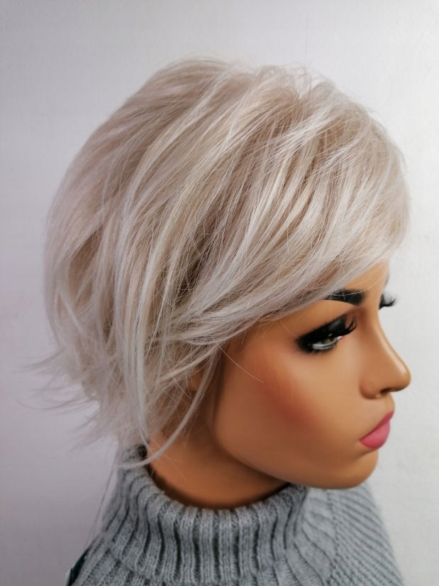 Dámská elegantní paruka Taylor světle chladná blond-Nessaja wigs