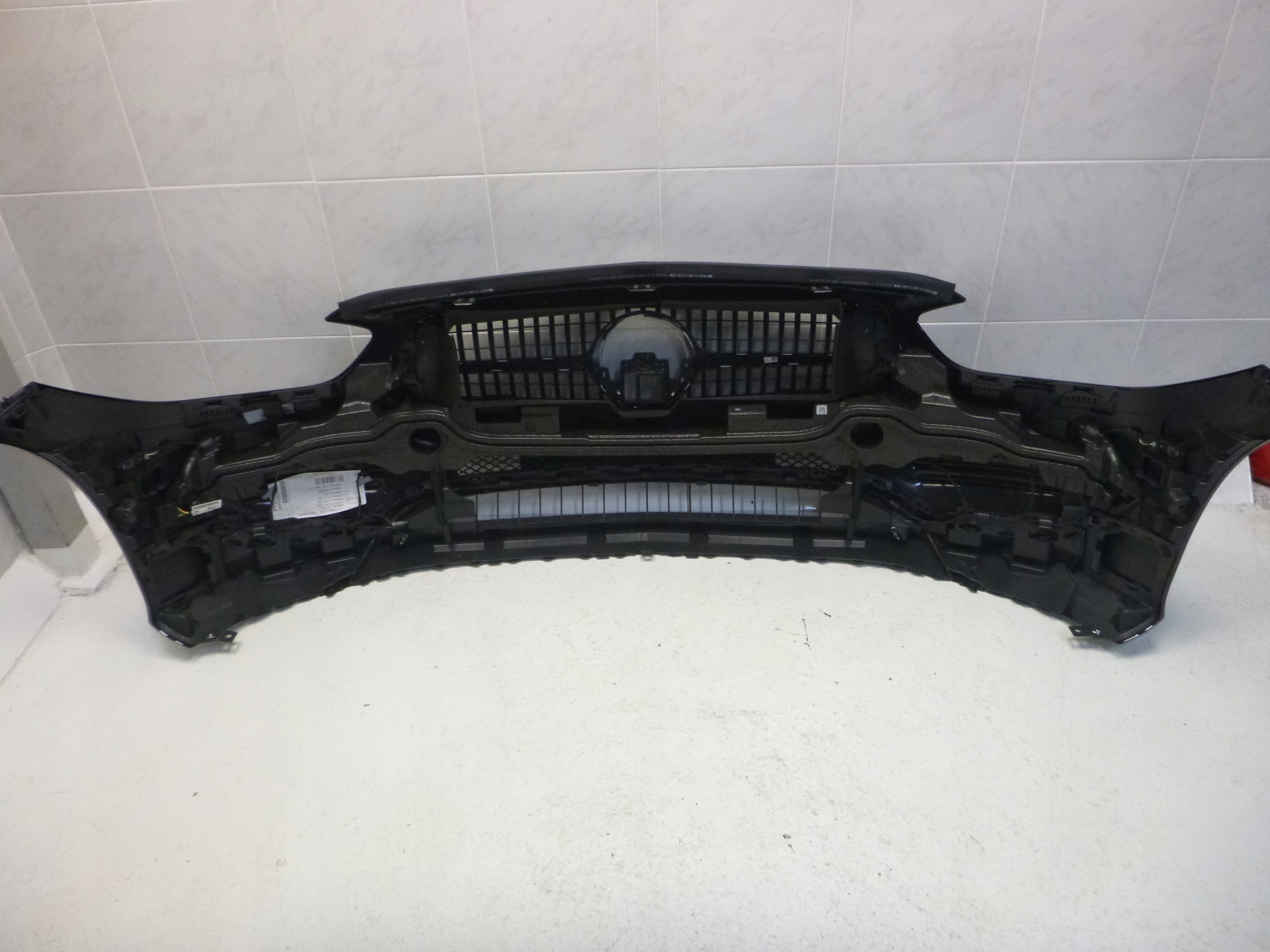 MERCEDES W206 206 bumper front front 6 x PDC