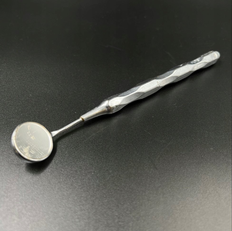Narzędzie stomatologiczne 2×2,5×17,5 cm